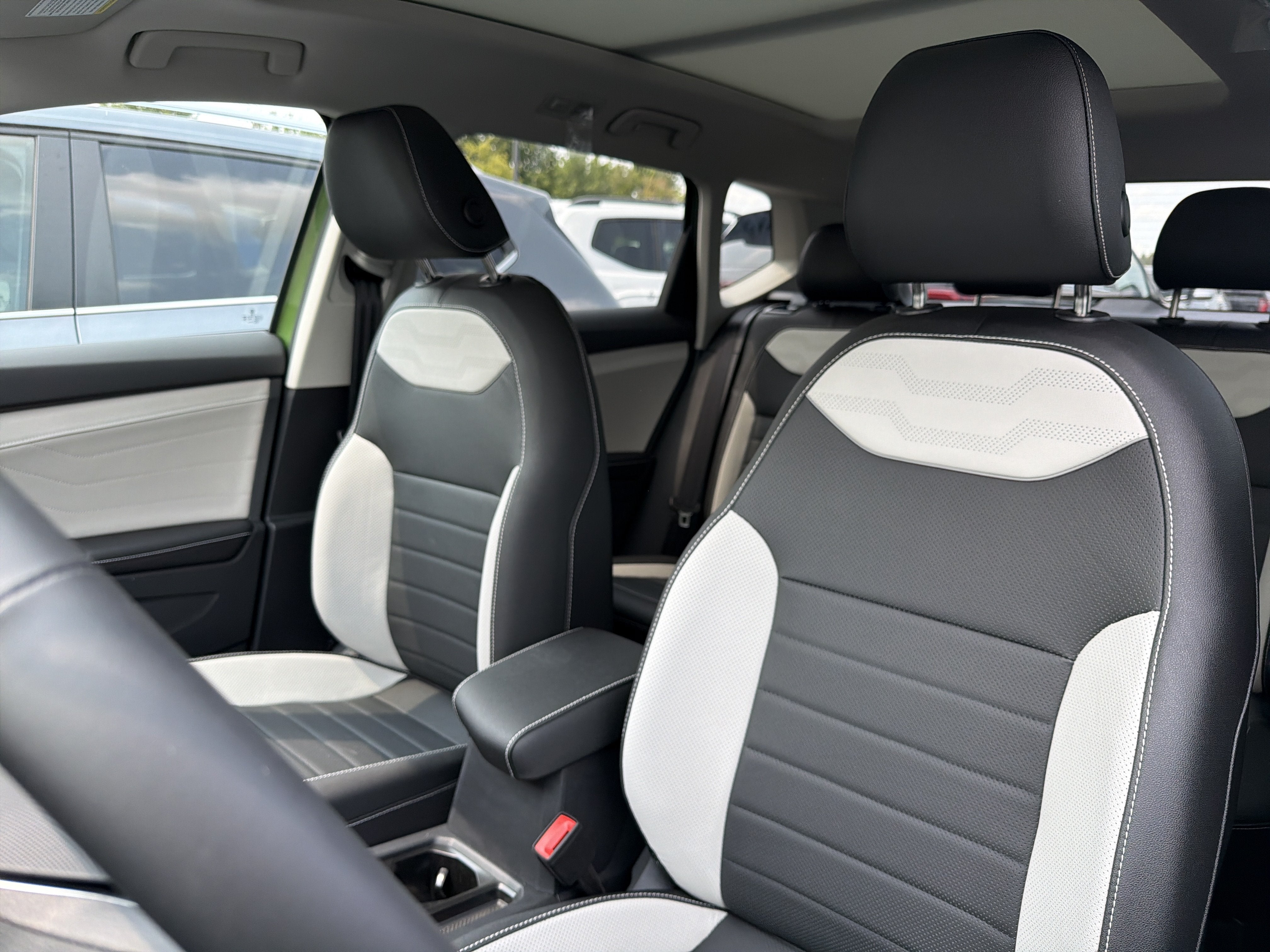2026 Volkswagen Taos SEL 4MOTION