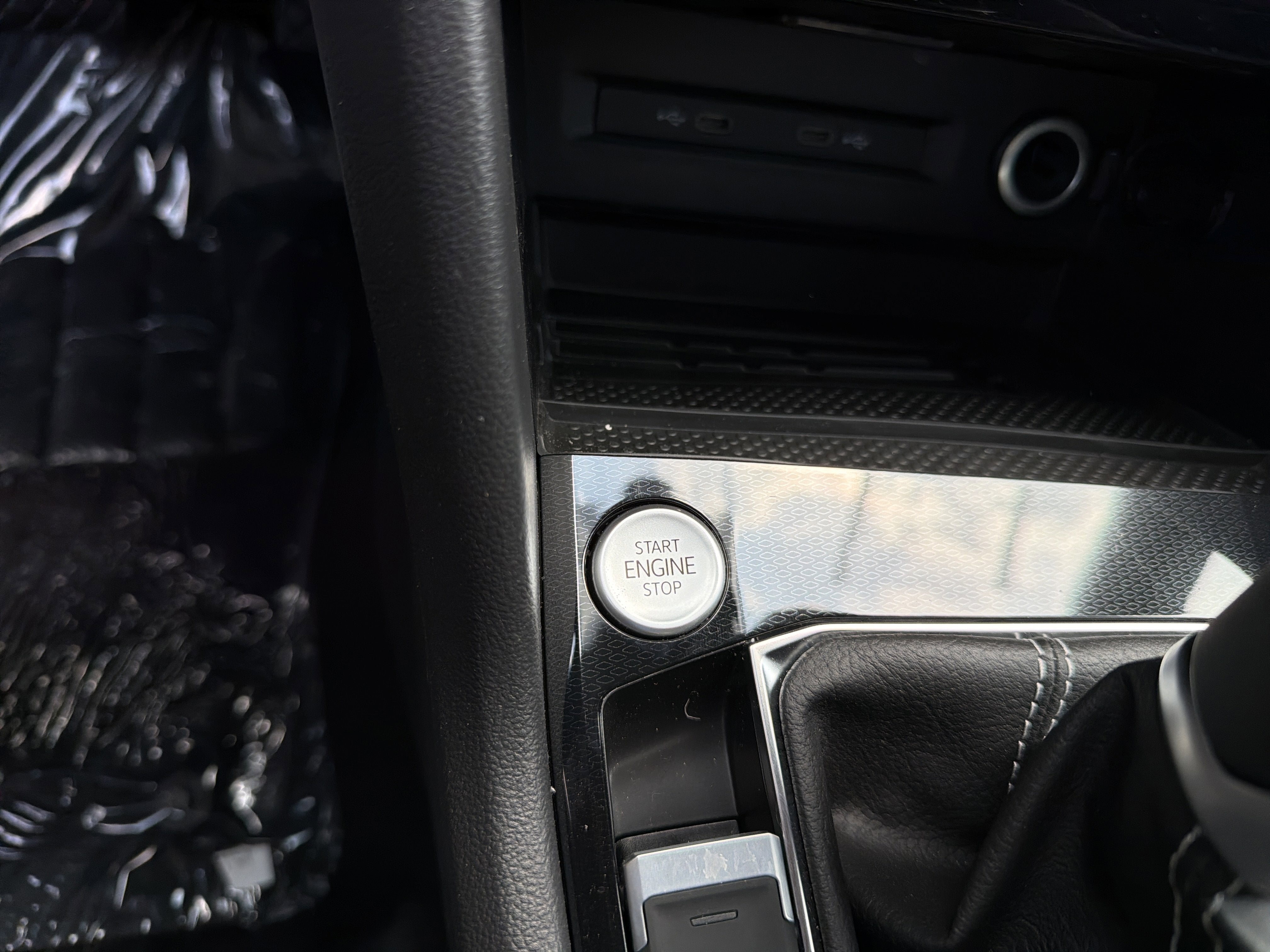 2026 Volkswagen Taos SEL 4MOTION