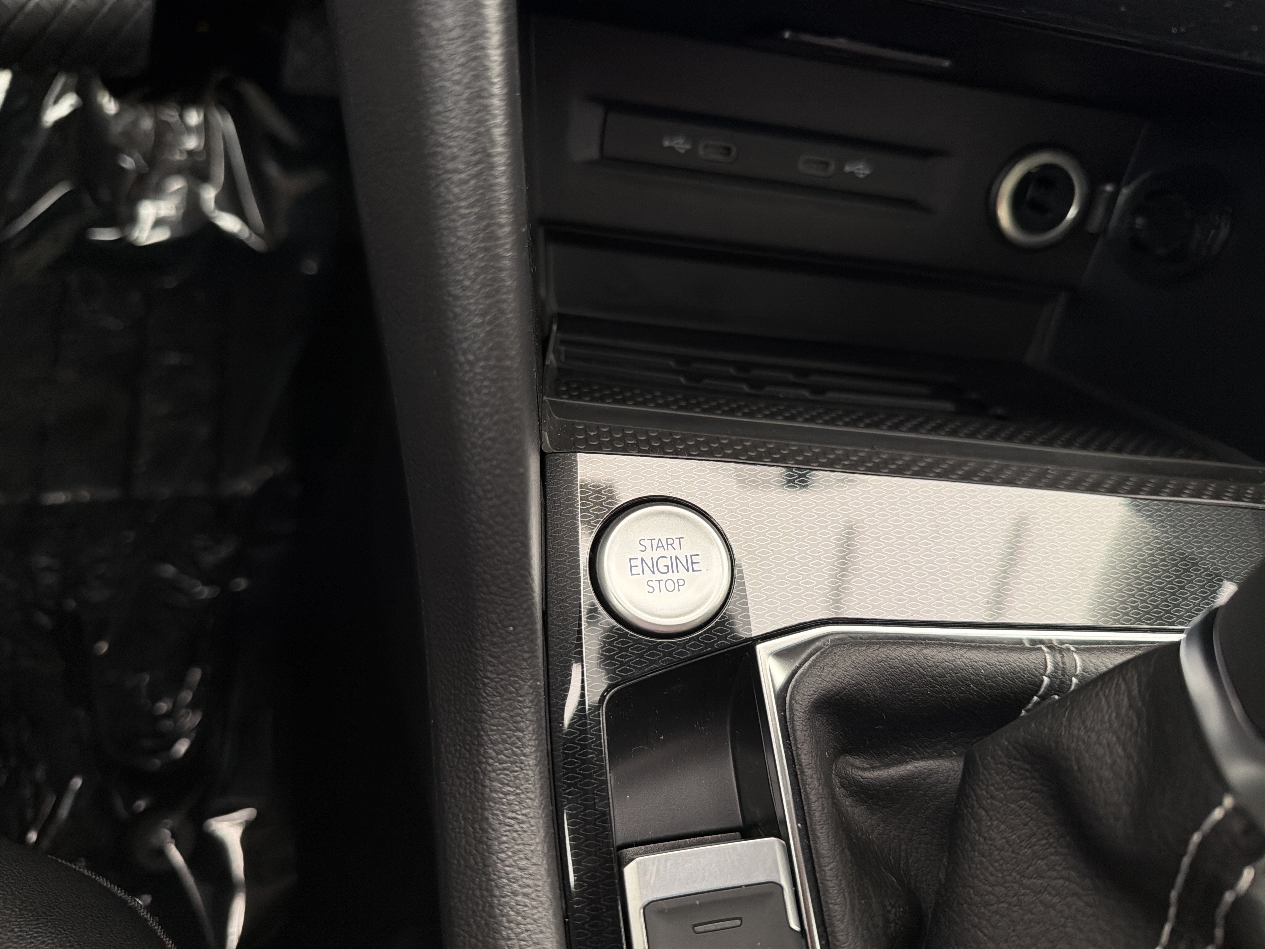 2026 Volkswagen Taos SEL 4MOTION