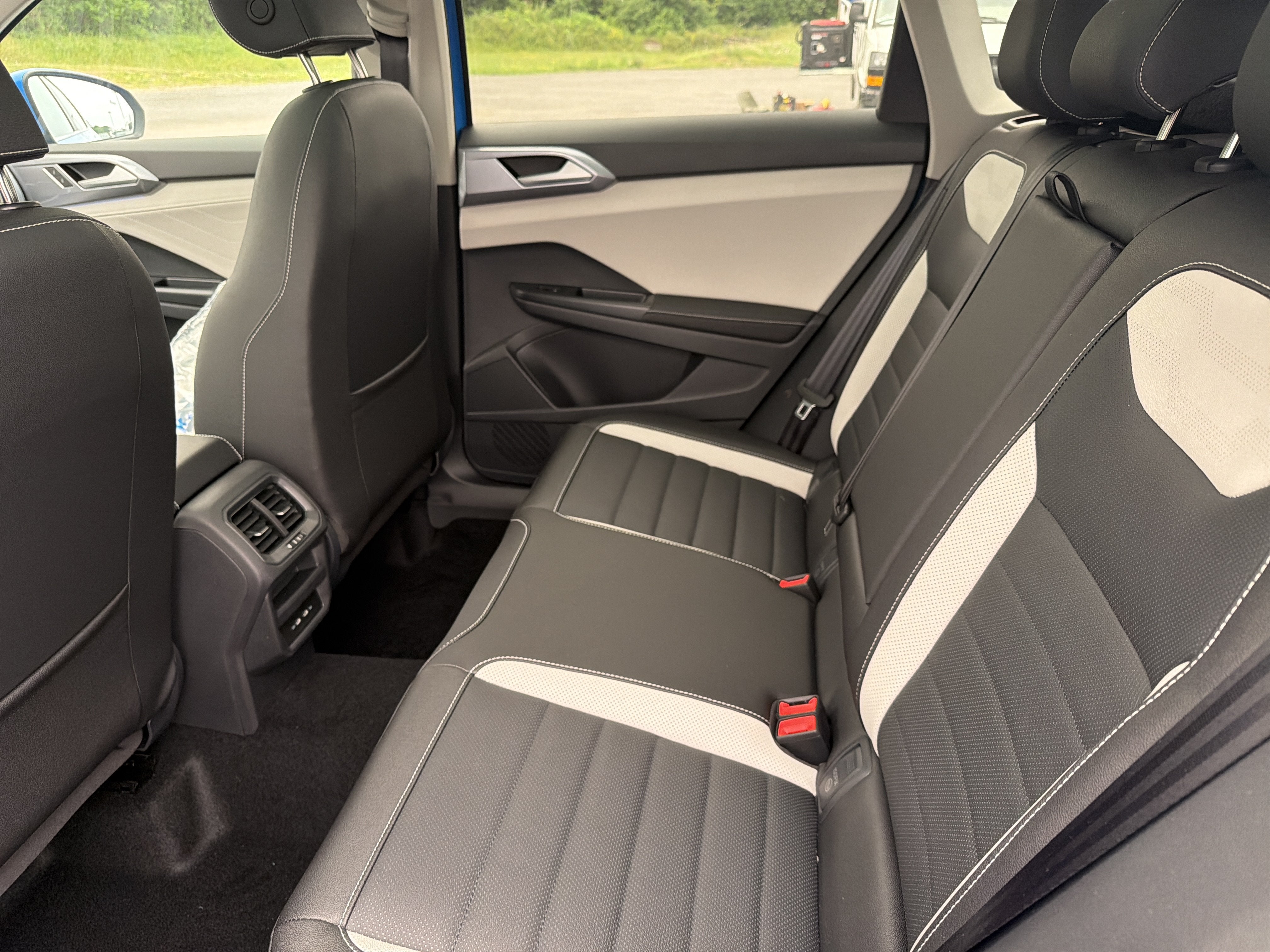2026 Volkswagen Taos SEL 4MOTION