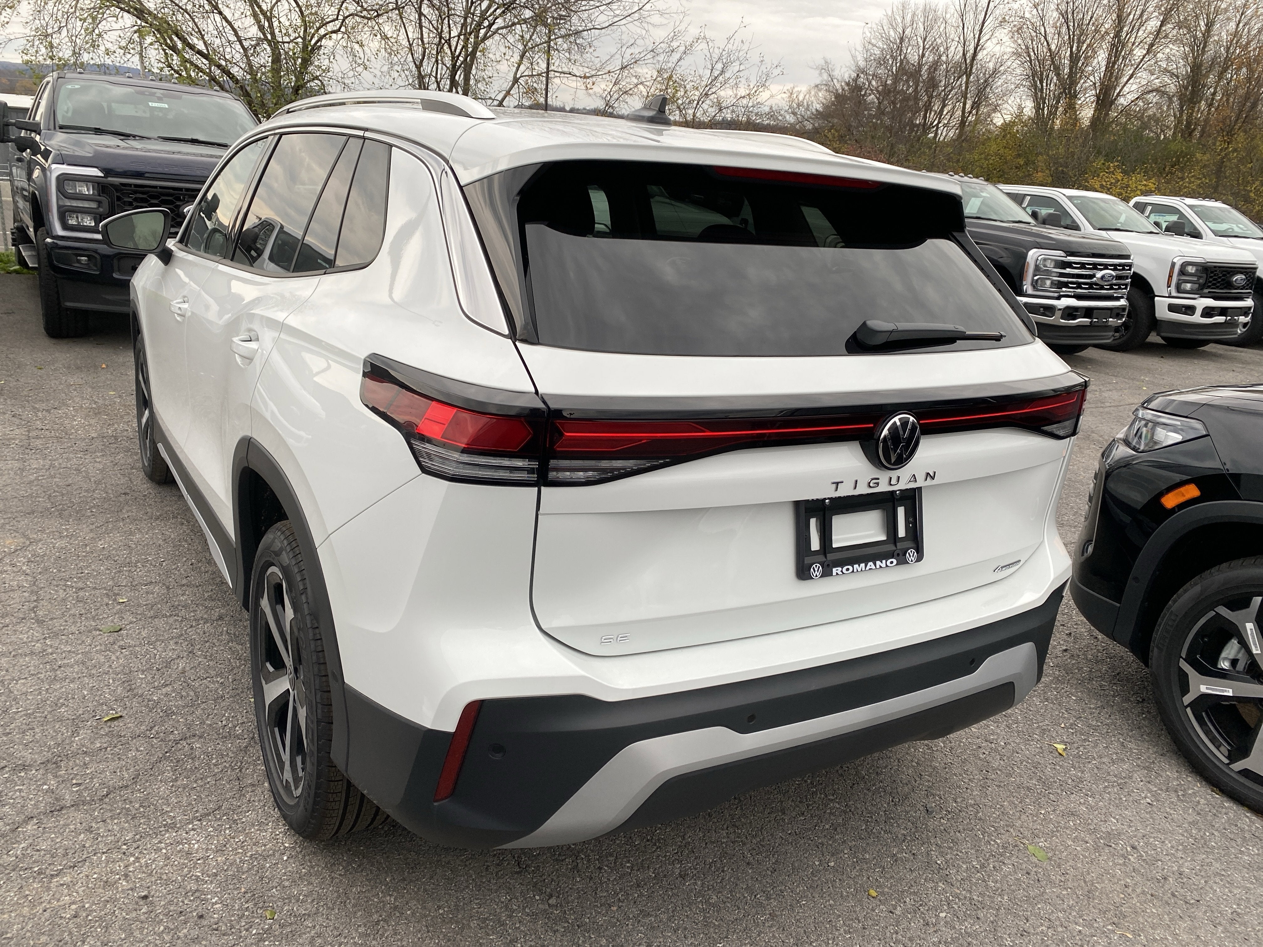 2025 Volkswagen Tiguan 2.0T SE 4MOTION