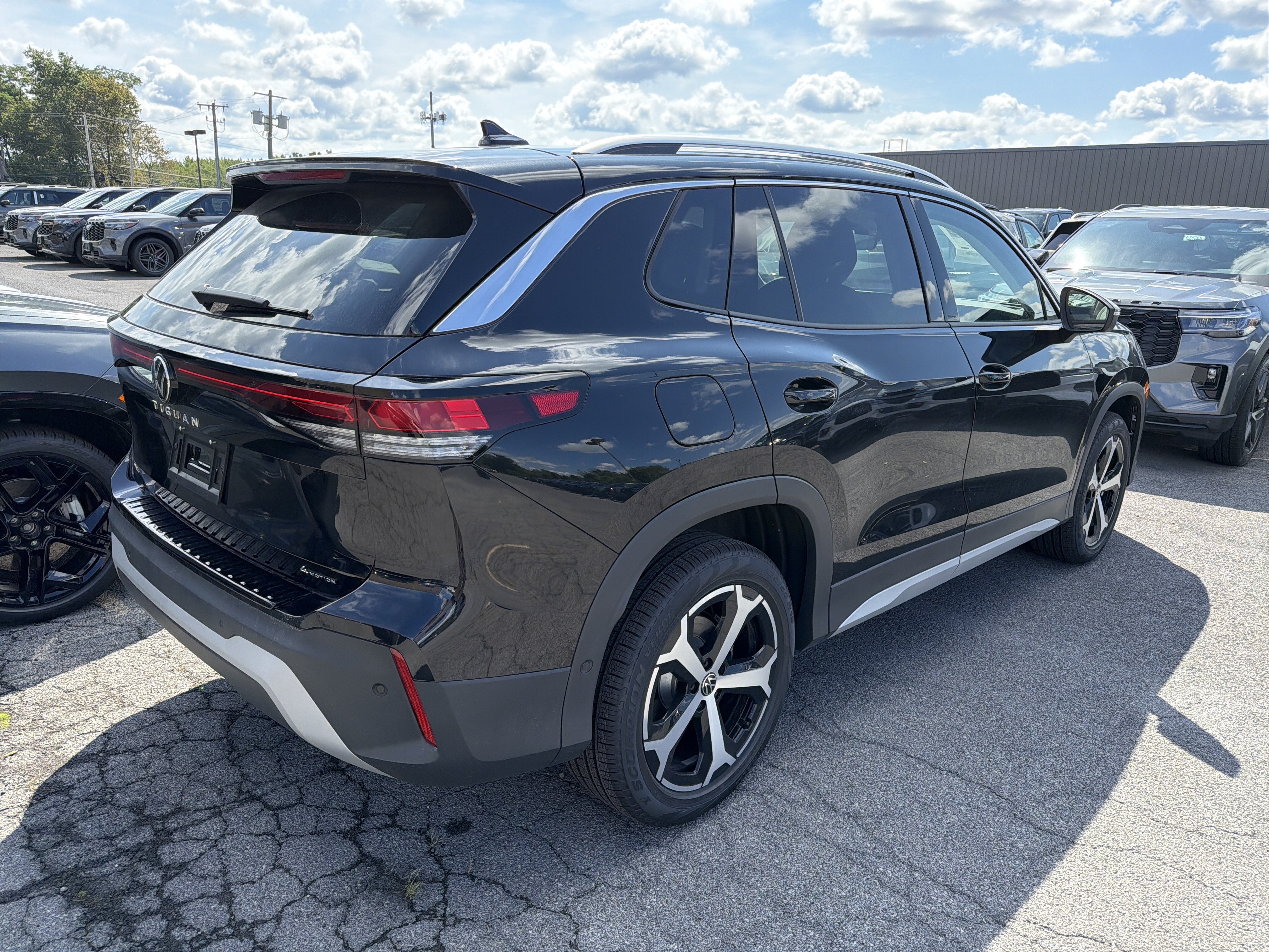 2026 Volkswagen Tiguan SE 4MOTION