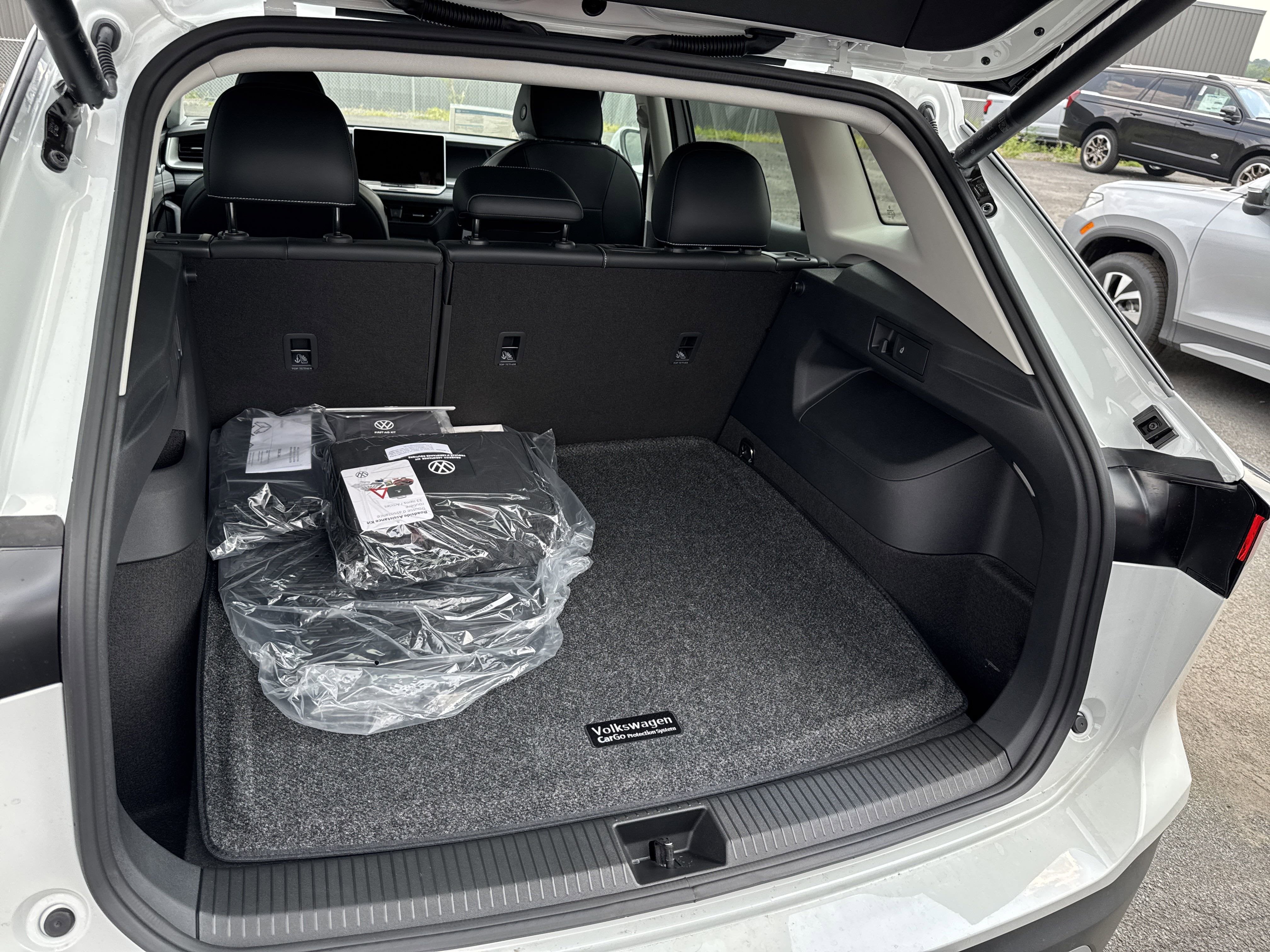 2025 Volkswagen Tiguan 2.0T SE 4MOTION