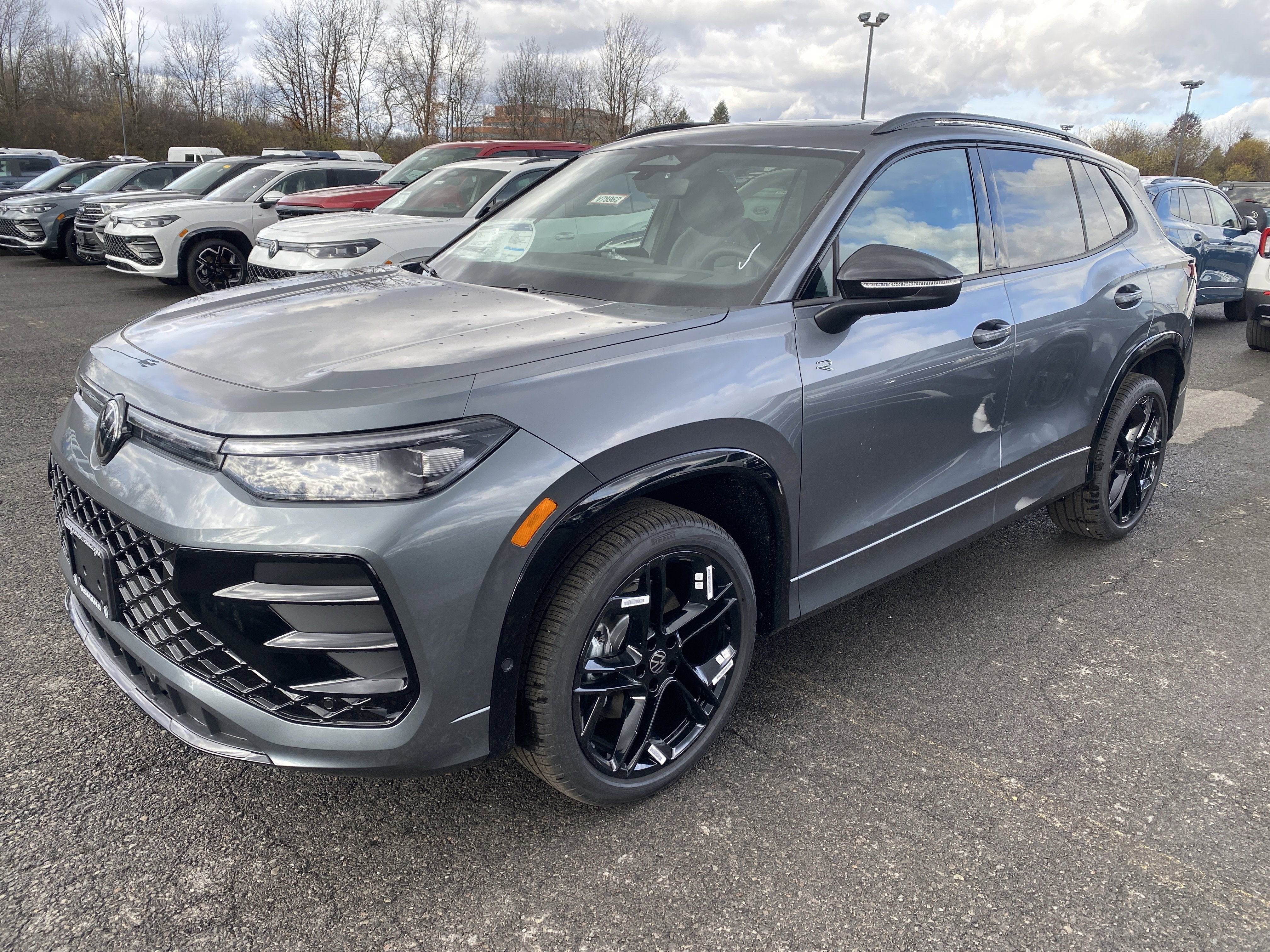 2026 Volkswagen Tiguan 2.0T SE R-Line Black 4MOTION