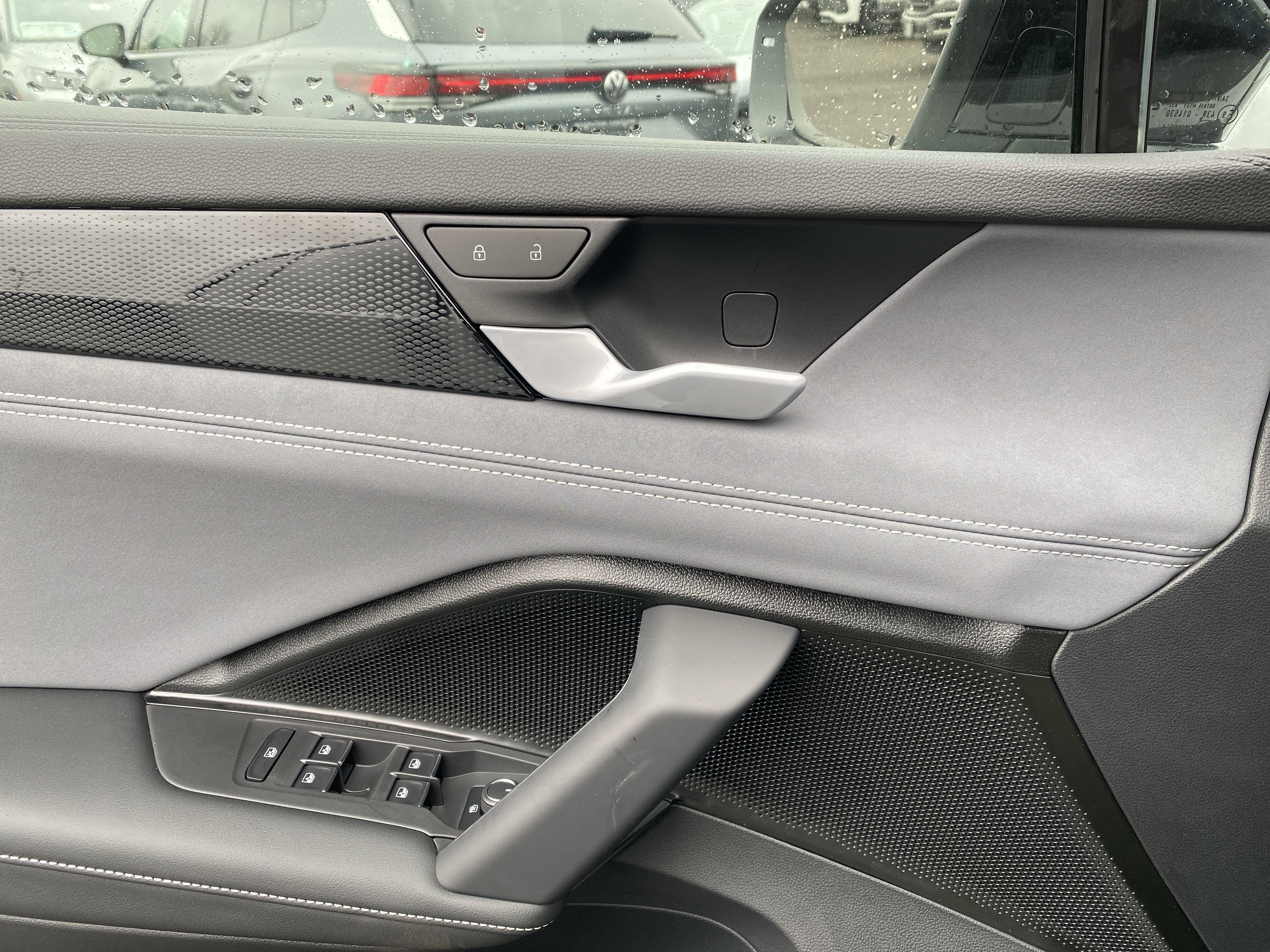 2025 Volkswagen Tiguan 2.0T SE R-Line Black 4MOTION