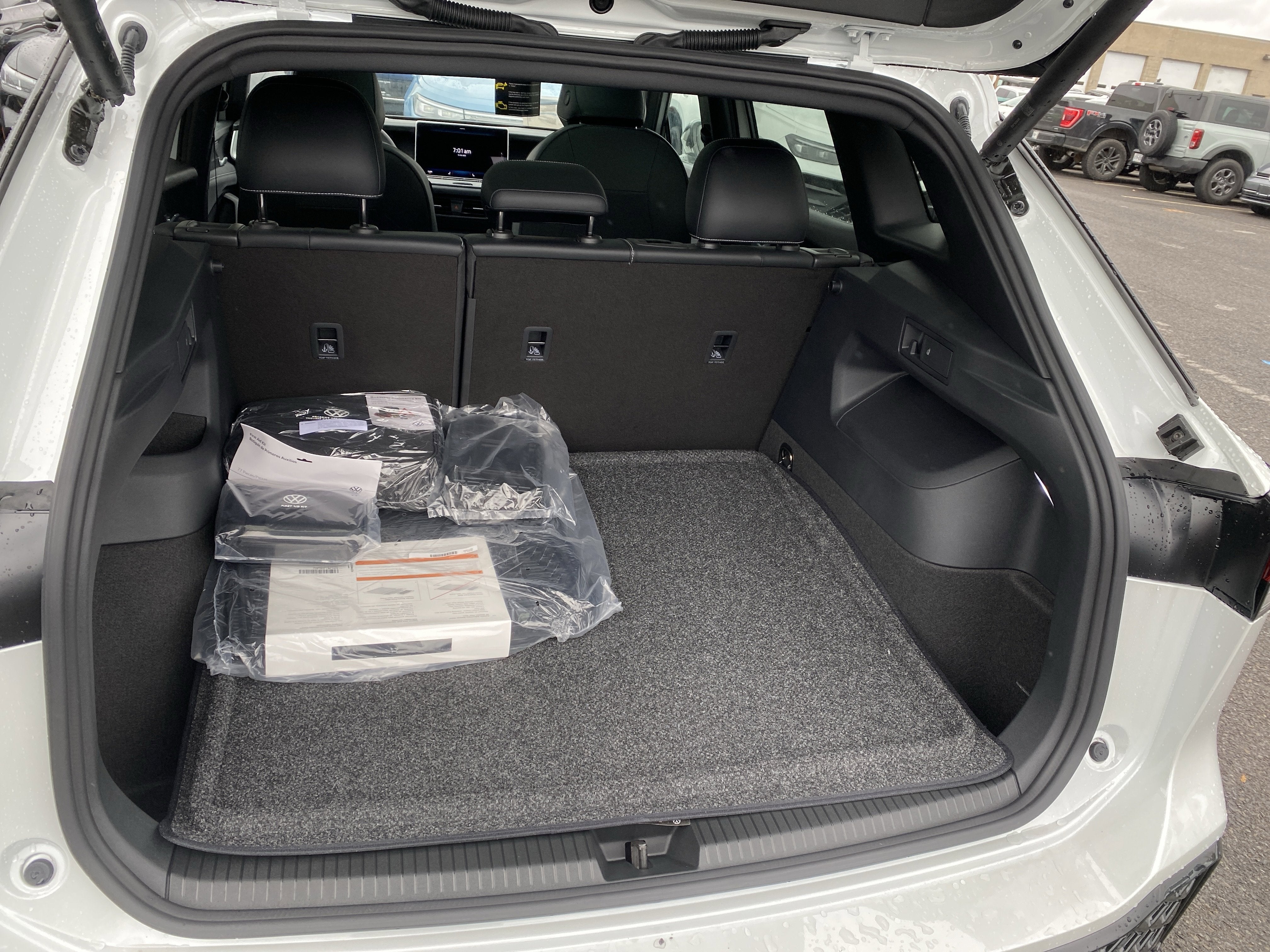 2025 Volkswagen Tiguan 2.0T SE R-Line Black 4MOTION