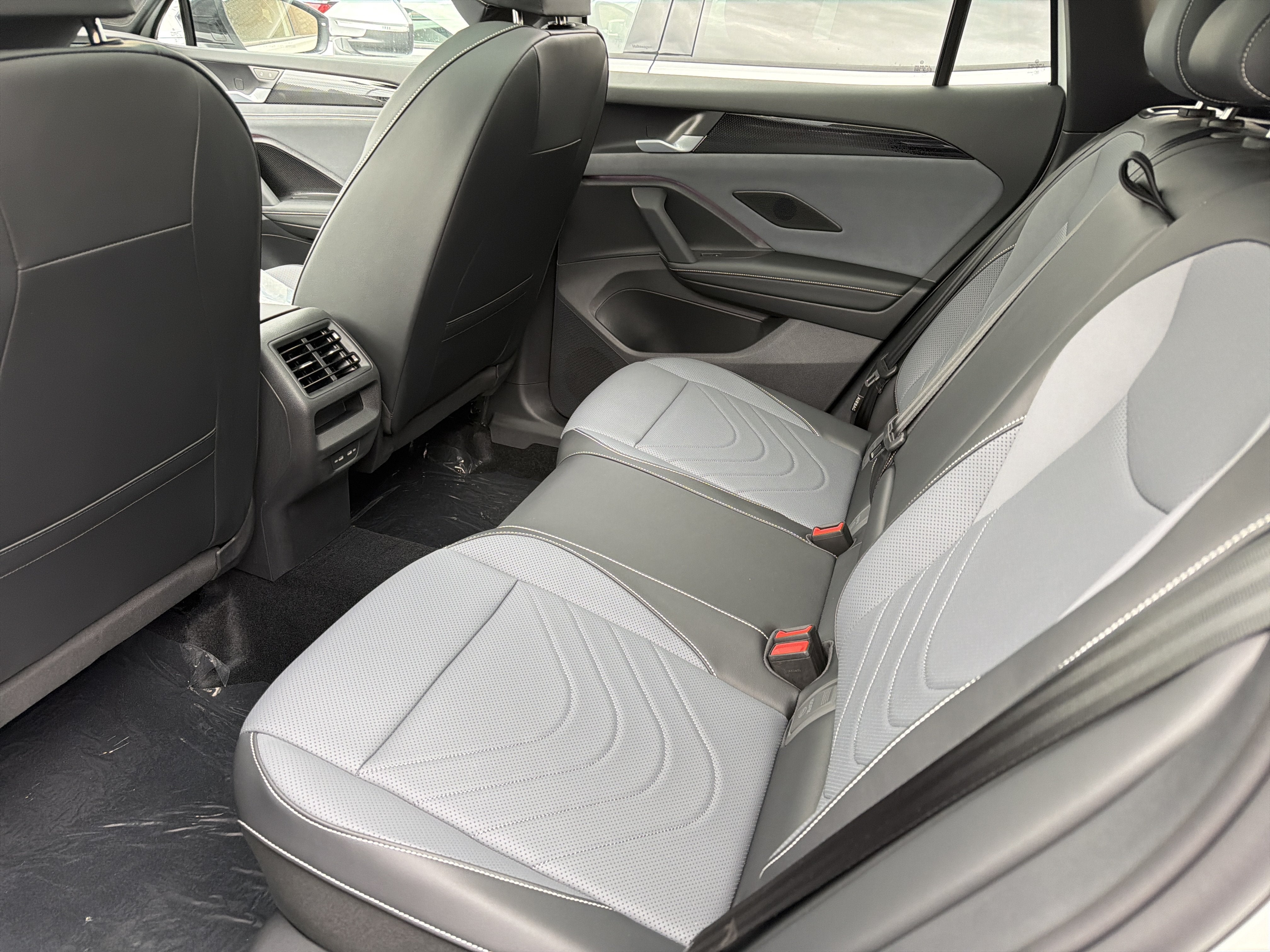 2026 Volkswagen Tiguan SE R-Line Black 4MOTION