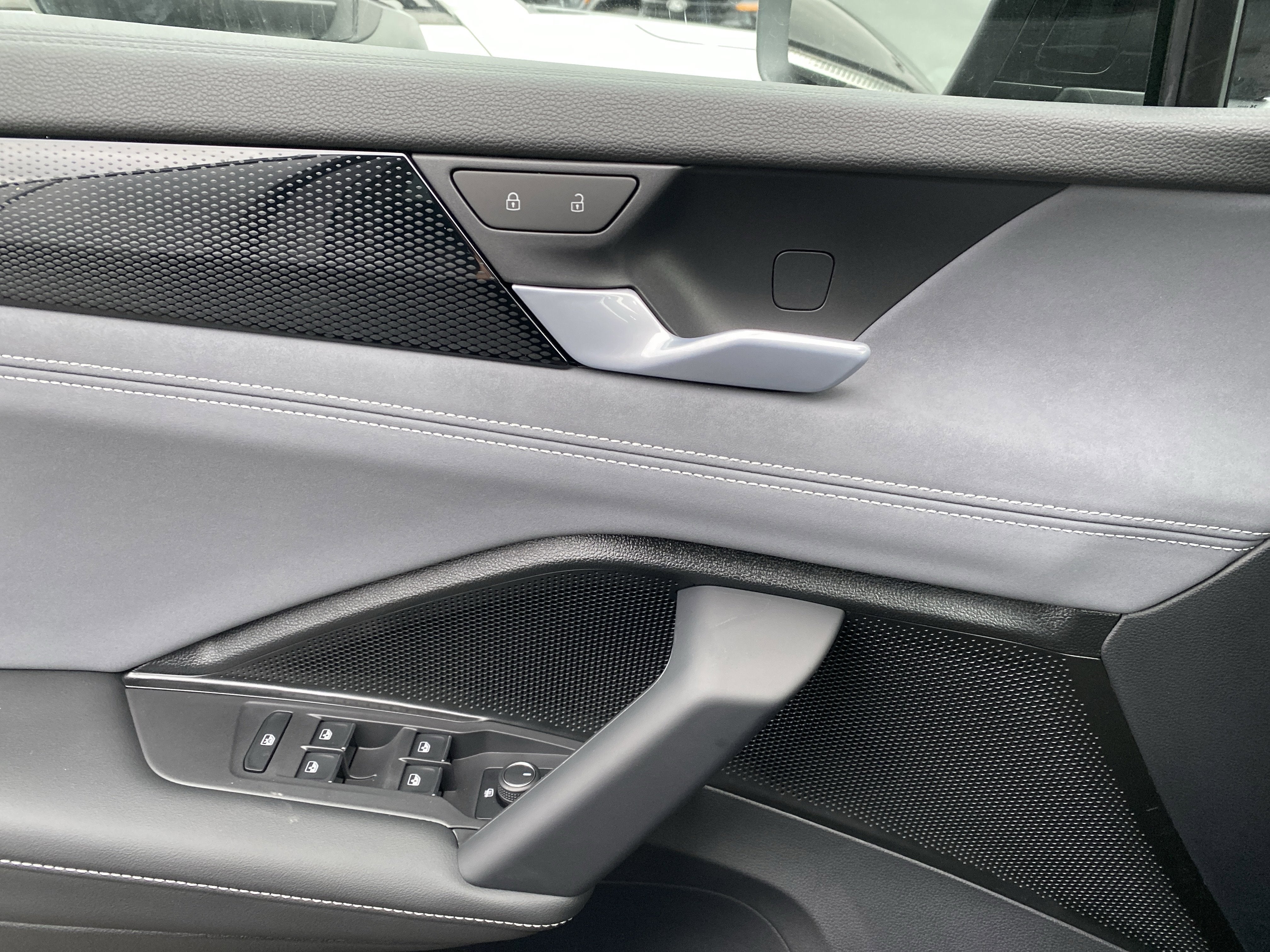 2026 Volkswagen Tiguan 2.0T SE R-Line Black 4MOTION