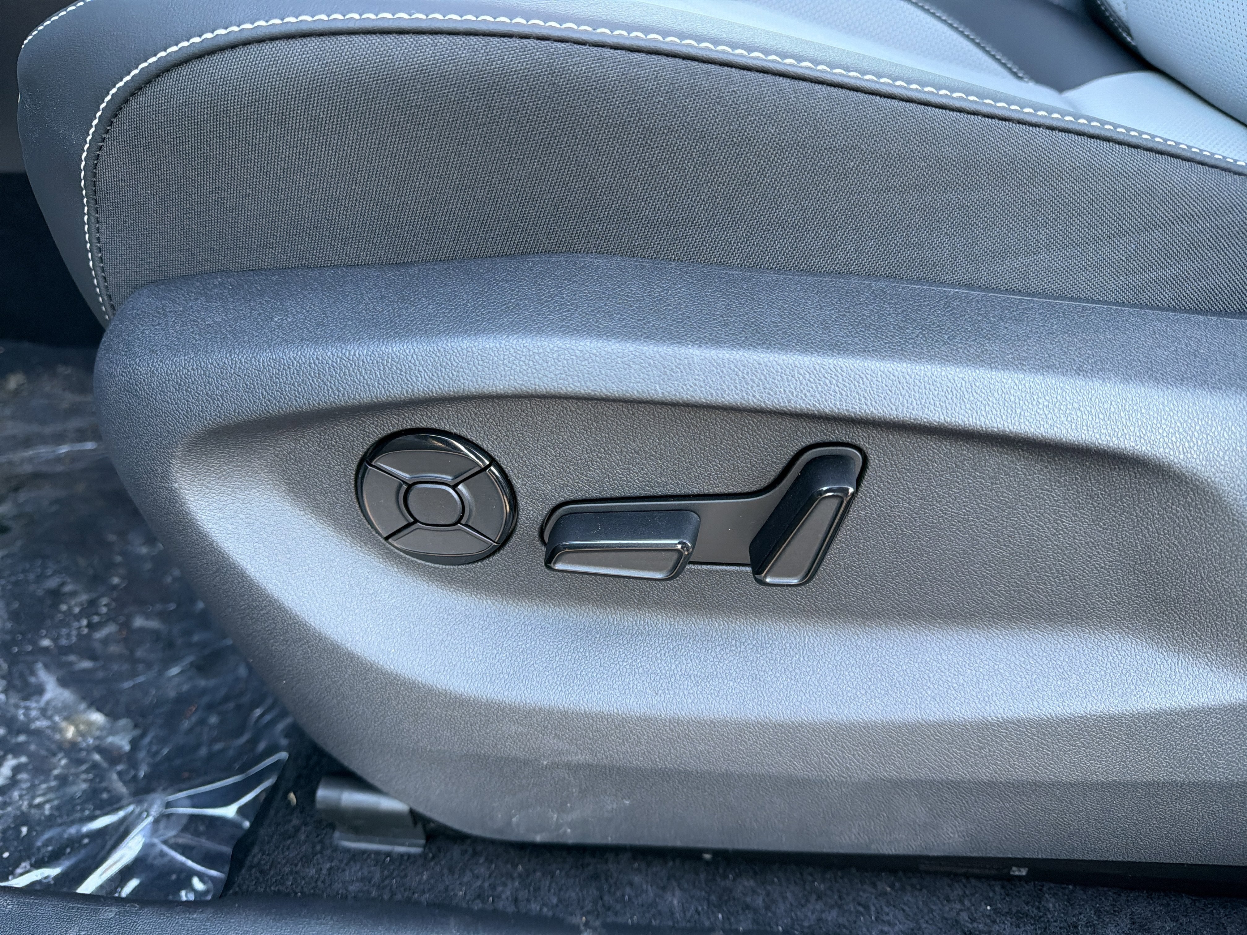 2026 Volkswagen Tiguan SE R-Line Black 4MOTION