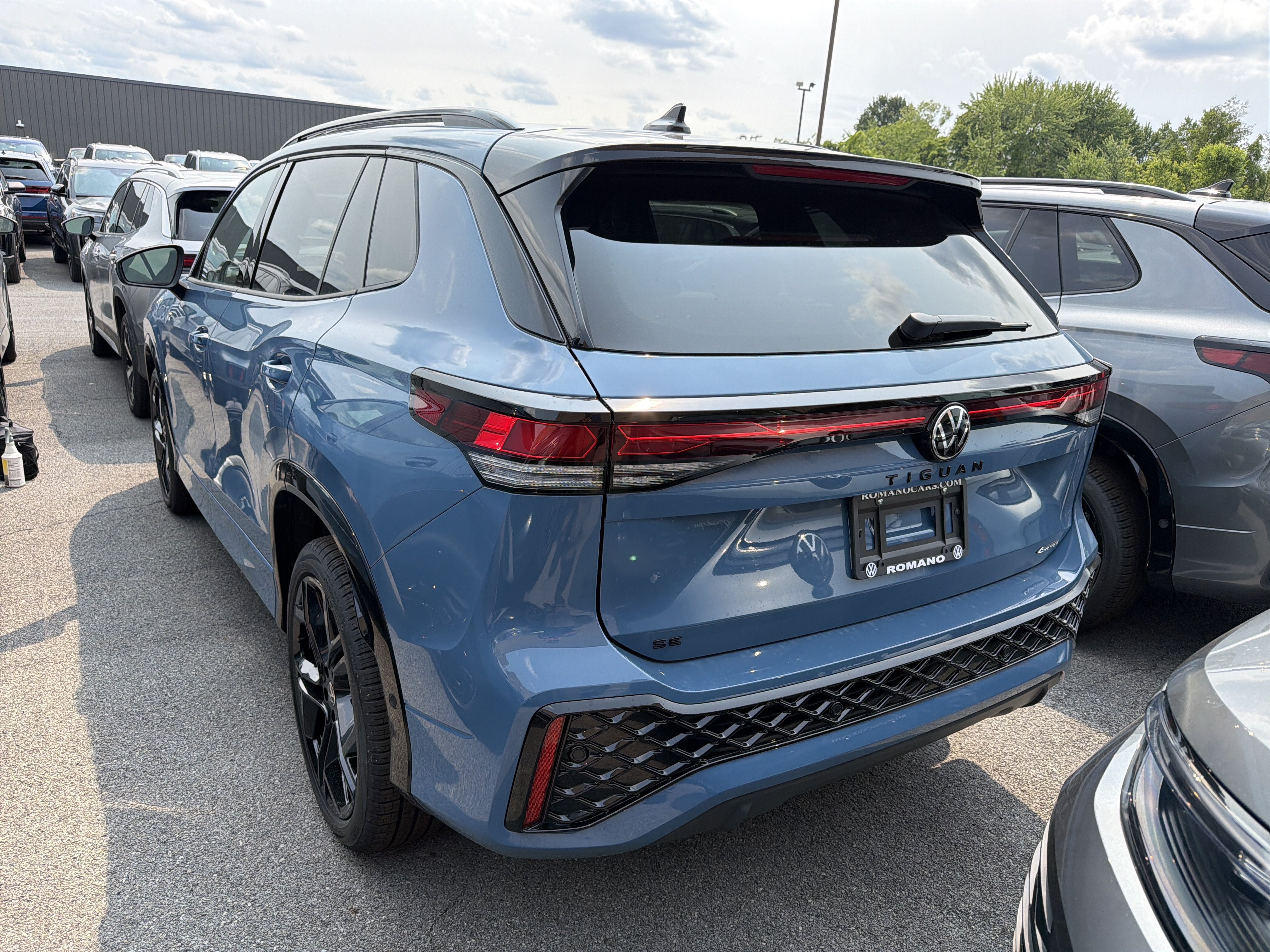 2026 Volkswagen Tiguan SE R-Line Black 4MOTION
