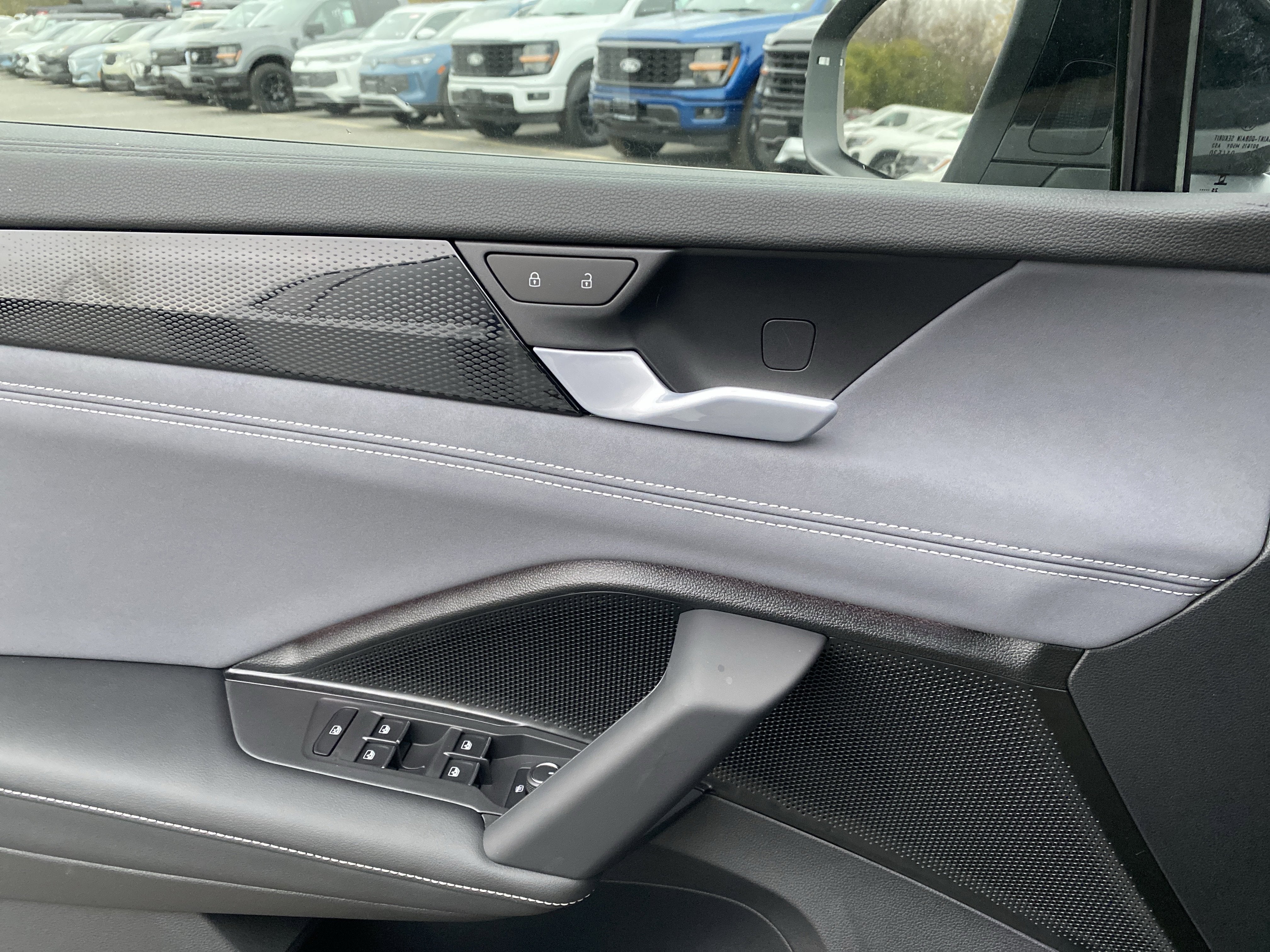 2025 Volkswagen Tiguan 2.0T SE R-Line Black 4MOTION