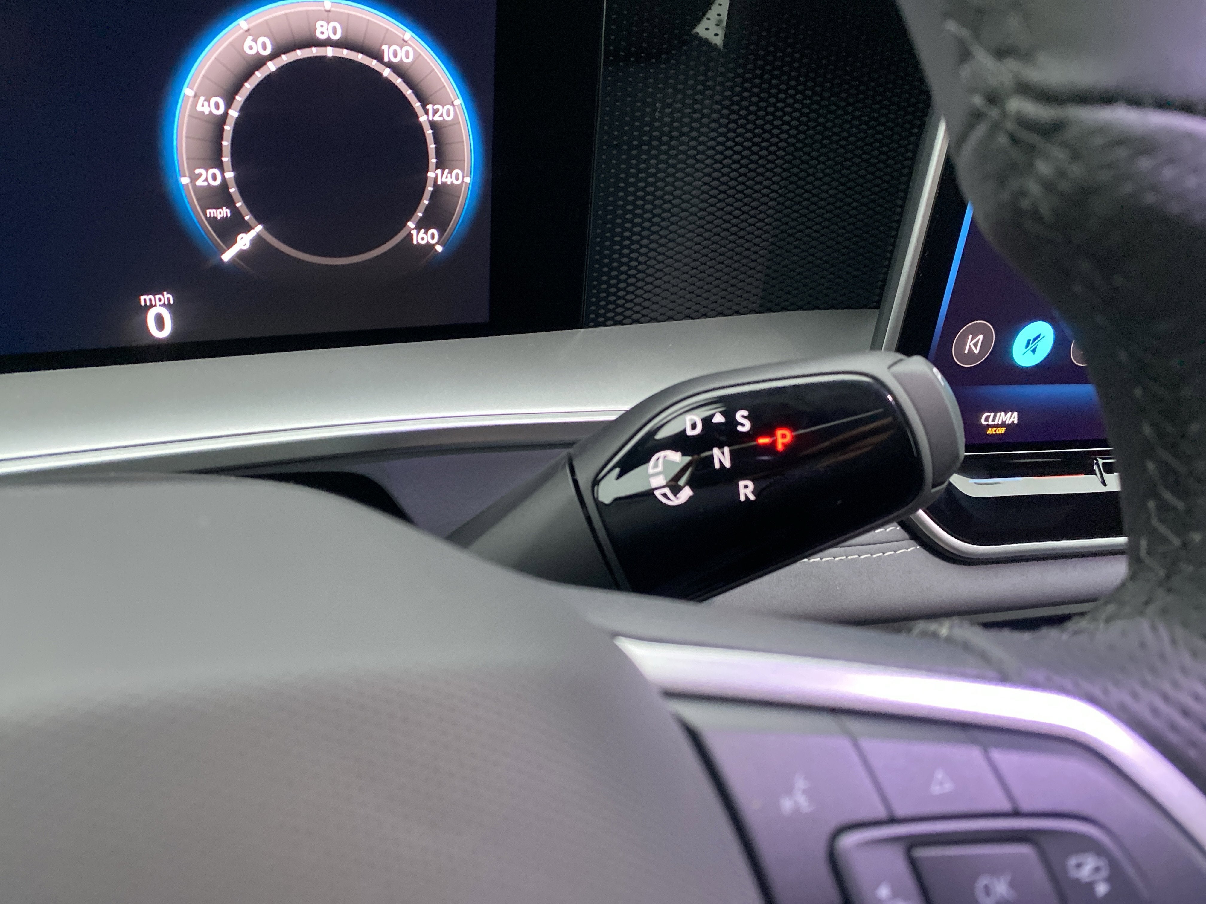 2025 Volkswagen Tiguan 2.0T SE R-Line Black 4MOTION