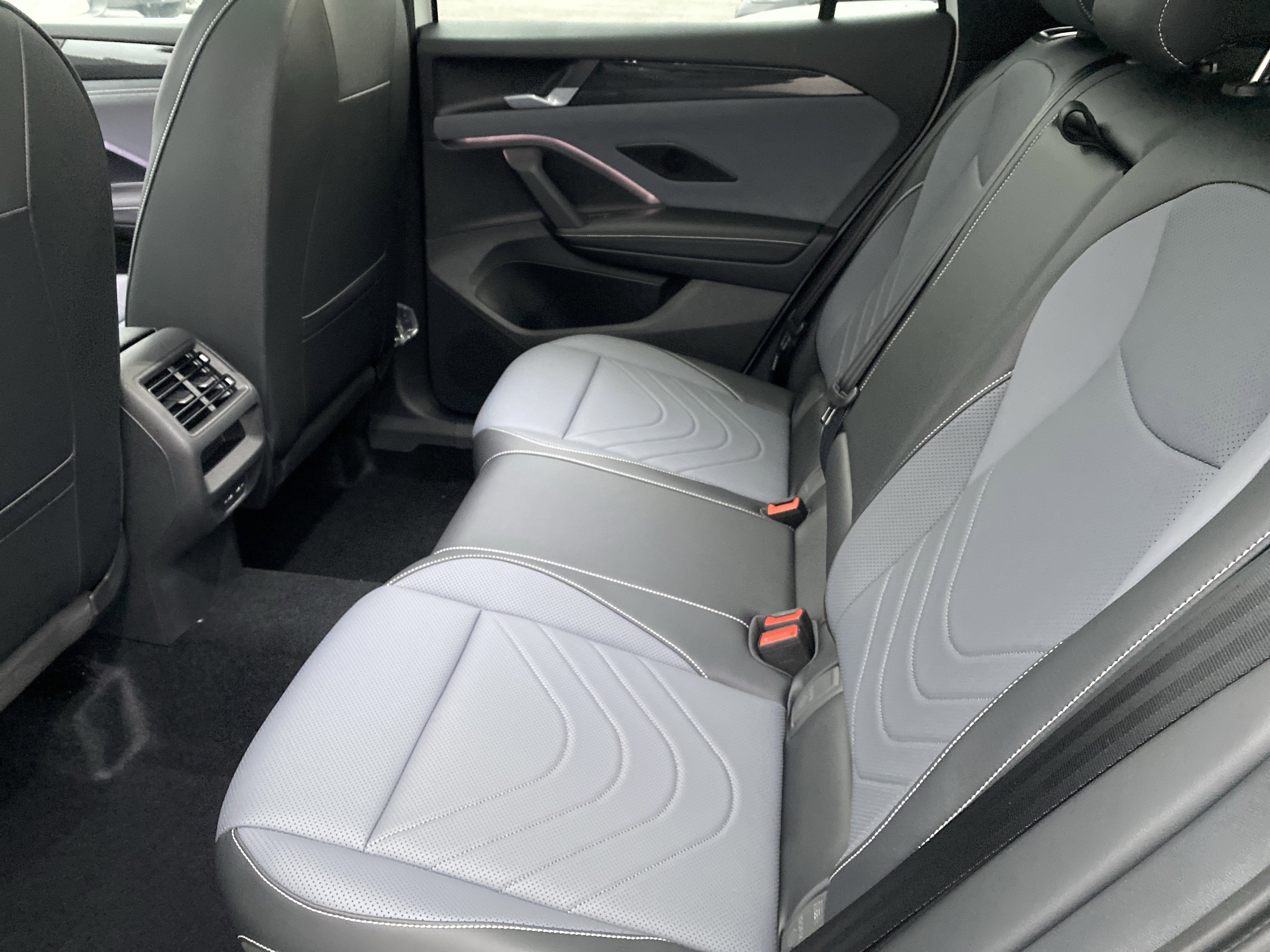 2025 Volkswagen Tiguan 2.0T SE R-Line Black 4MOTION