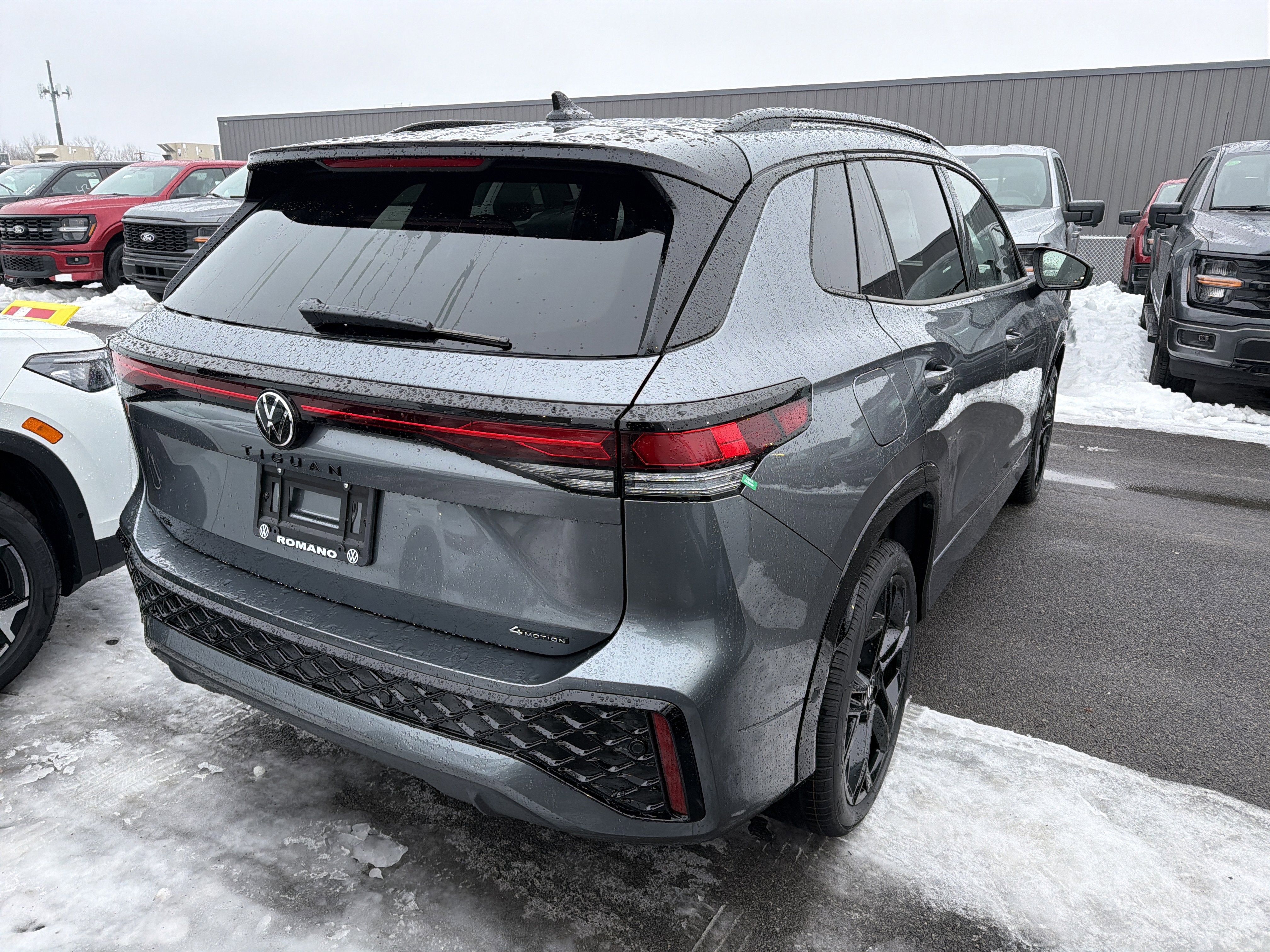 2026 Volkswagen Tiguan 2.0T SE R-Line Black 4MOTION