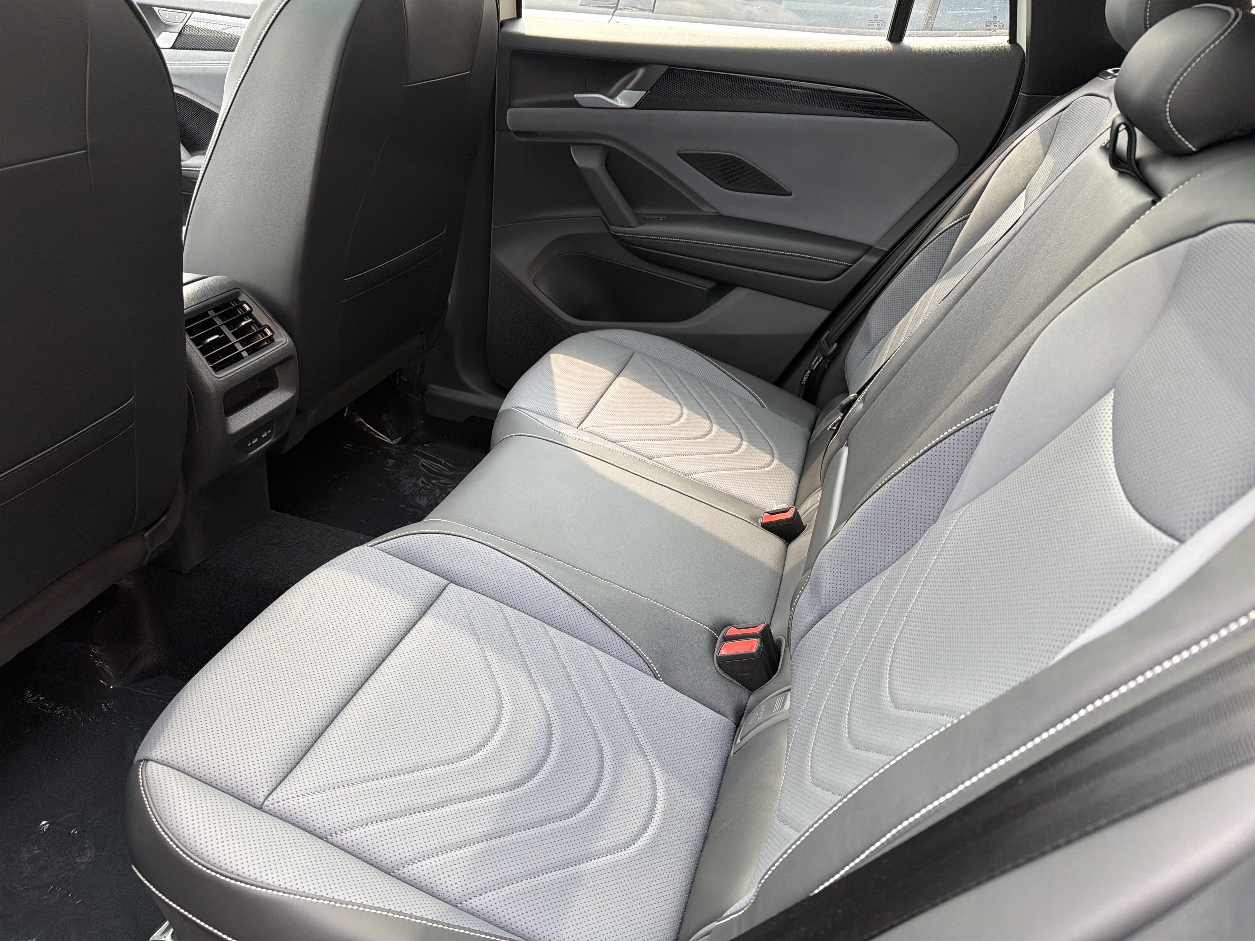 2026 Volkswagen Tiguan SE R-Line Black 4MOTION