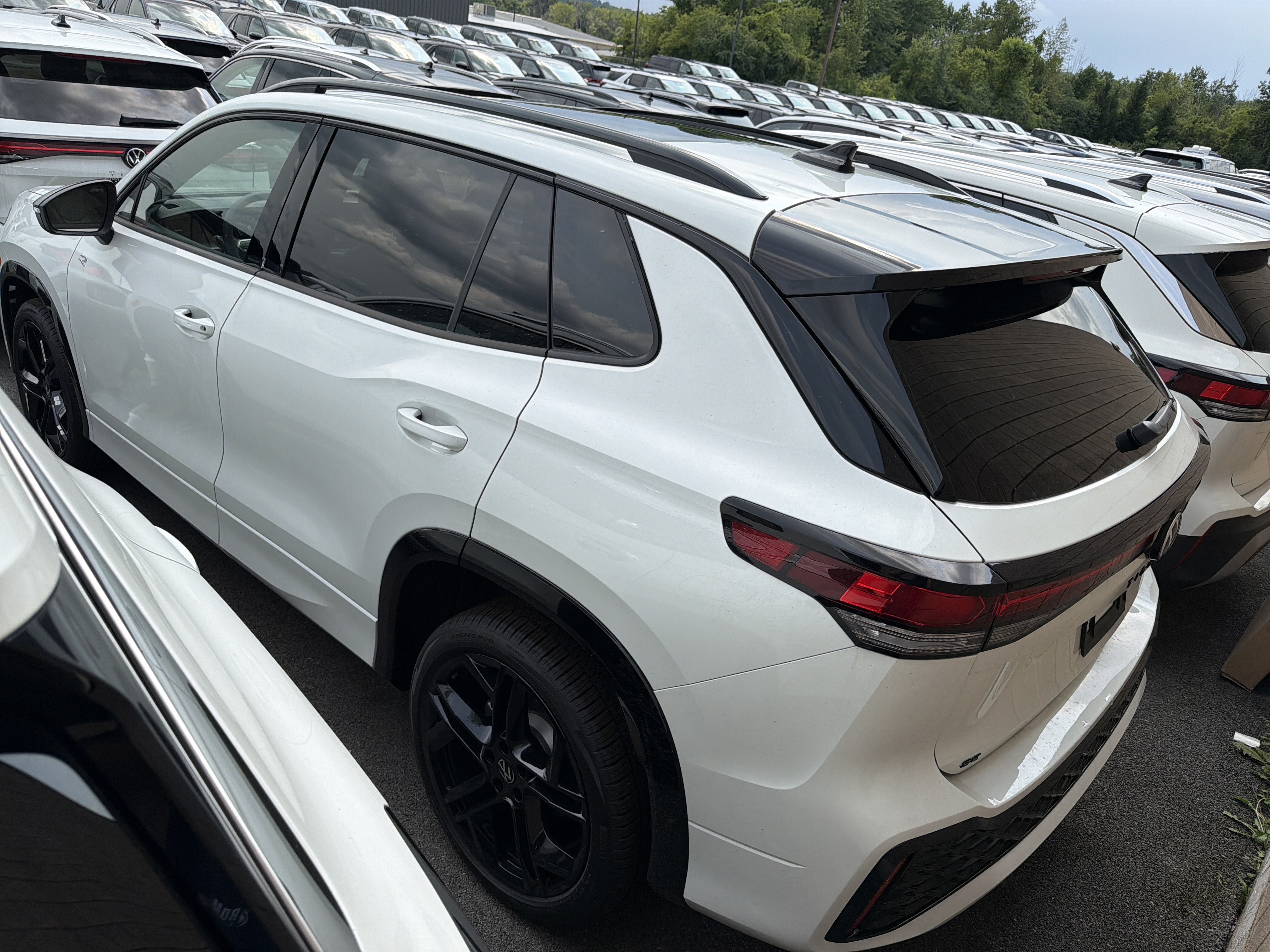 2026 Volkswagen Tiguan SE R-Line Black 4MOTION
