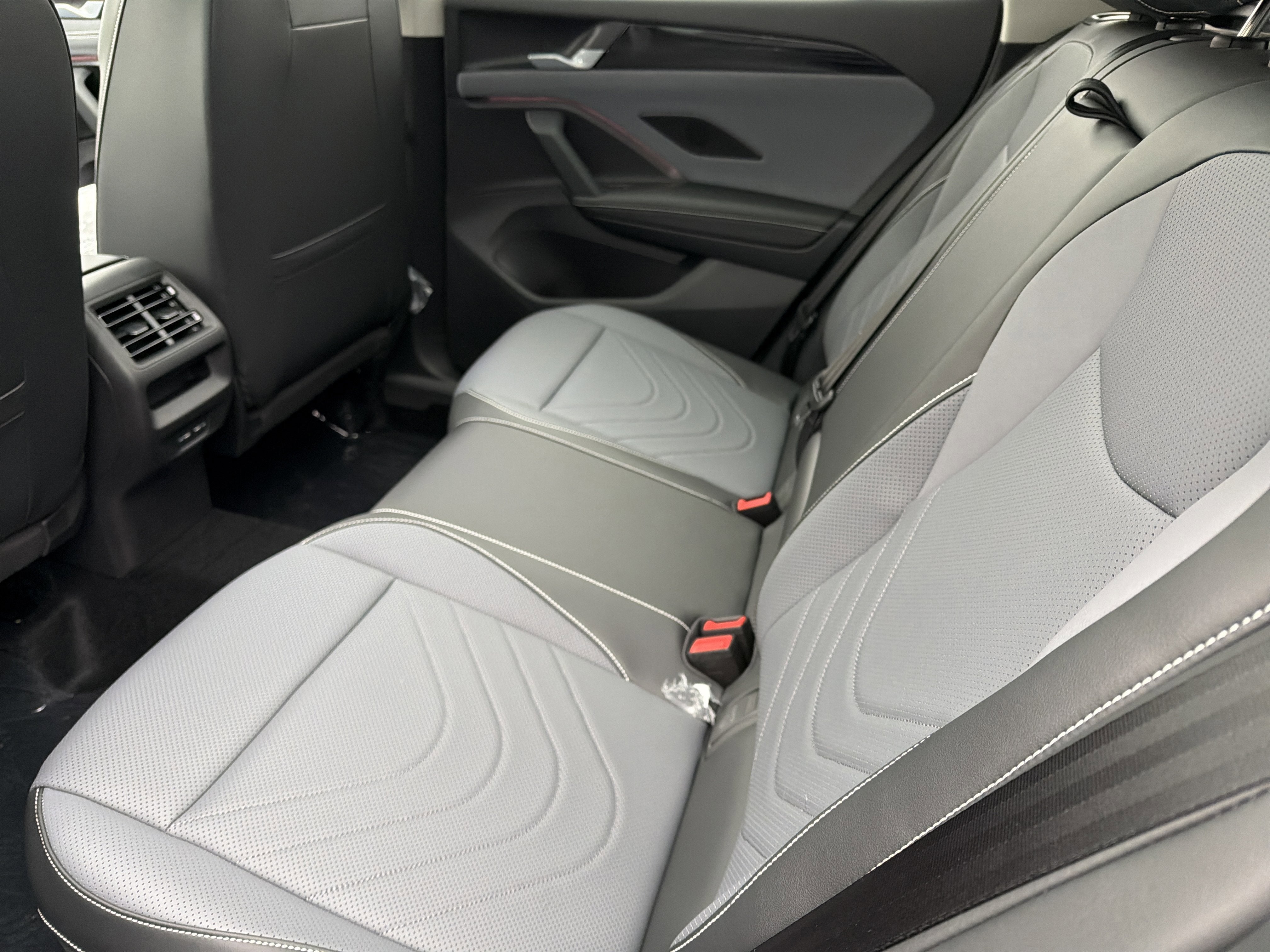 2026 Volkswagen Tiguan 2.0T SE 4MOTION