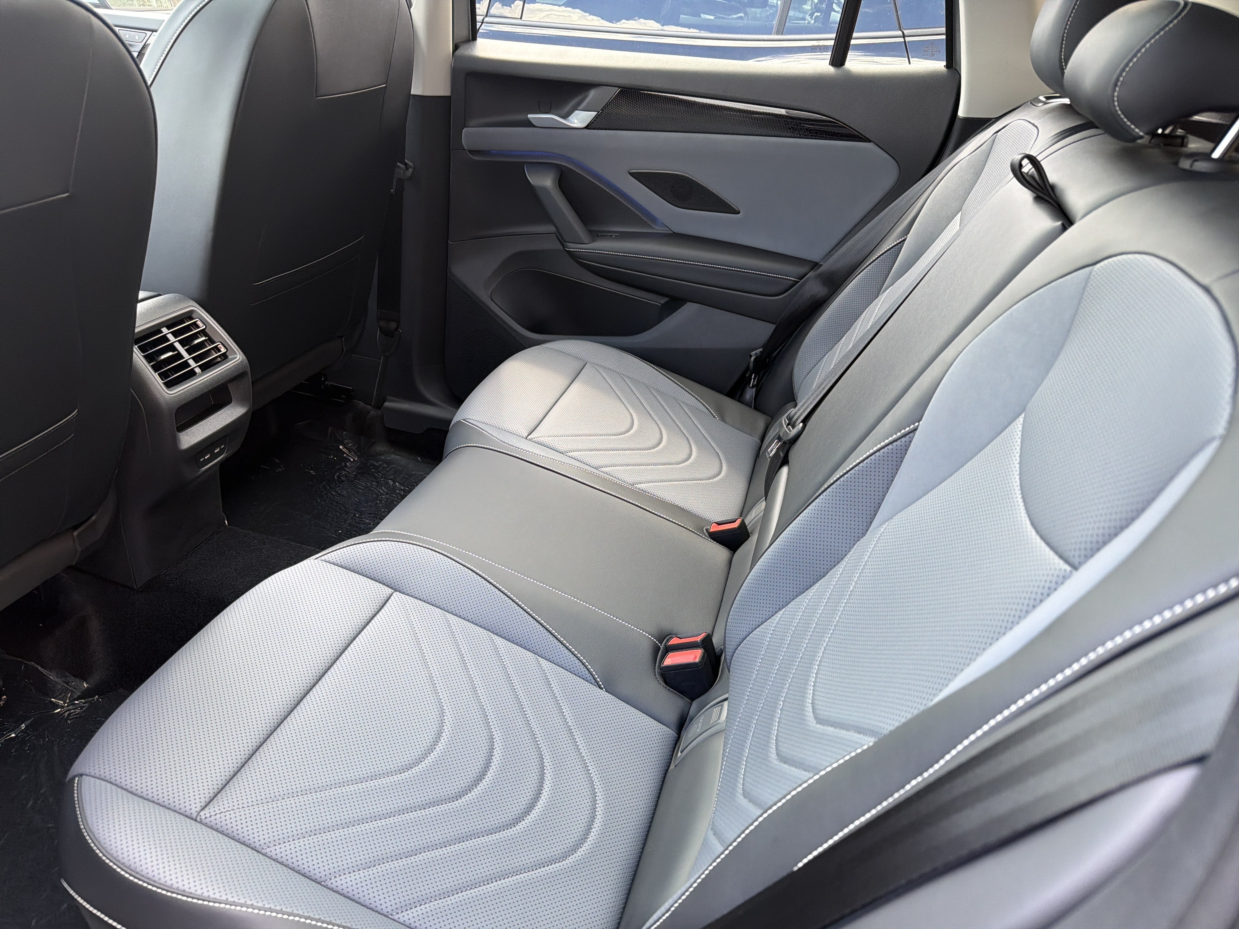2026 Volkswagen Tiguan SE 4MOTION