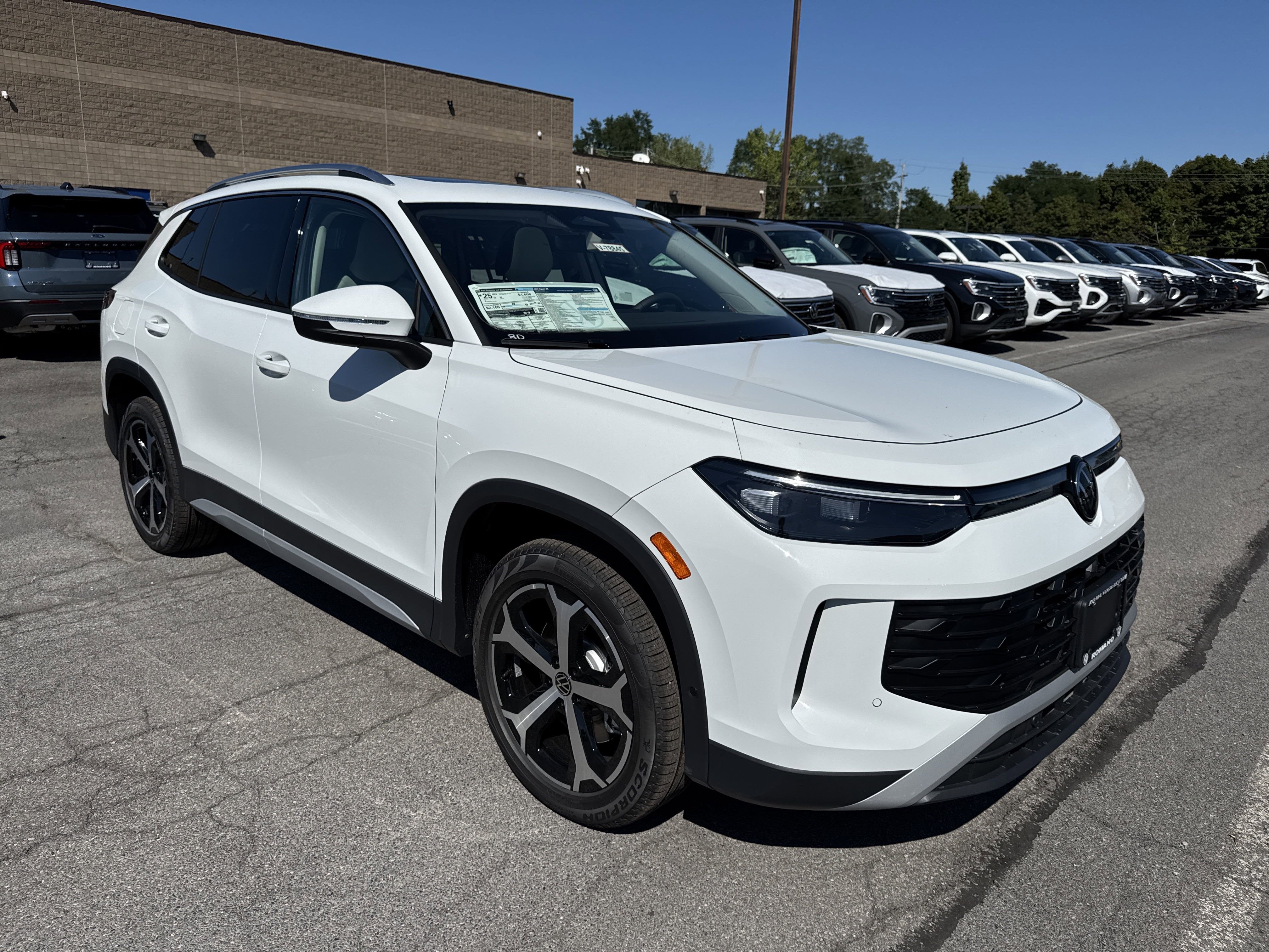 2025 Volkswagen Tiguan 2.0T SE 4MOTION