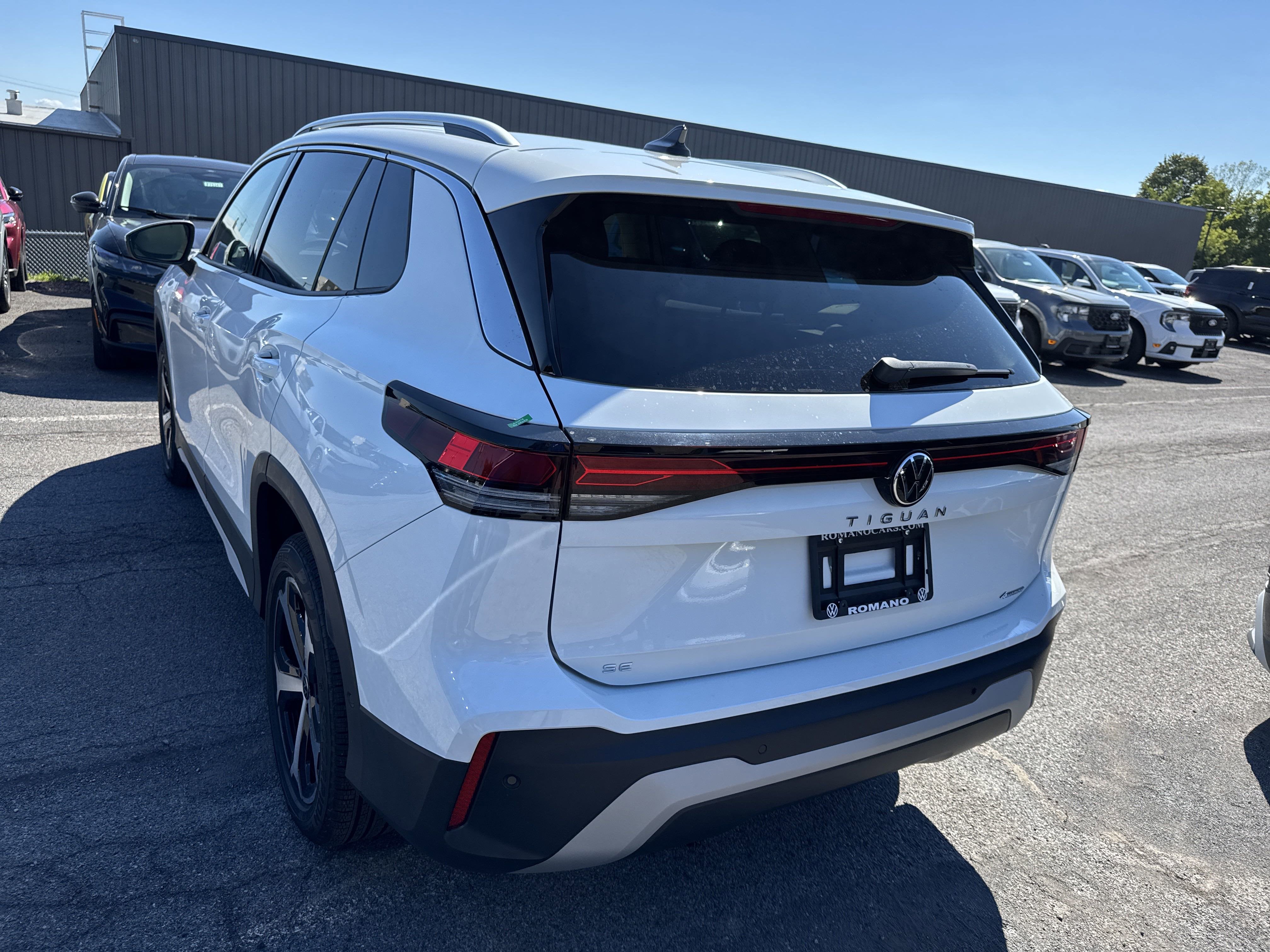 2025 Volkswagen Tiguan 2.0T SE 4MOTION