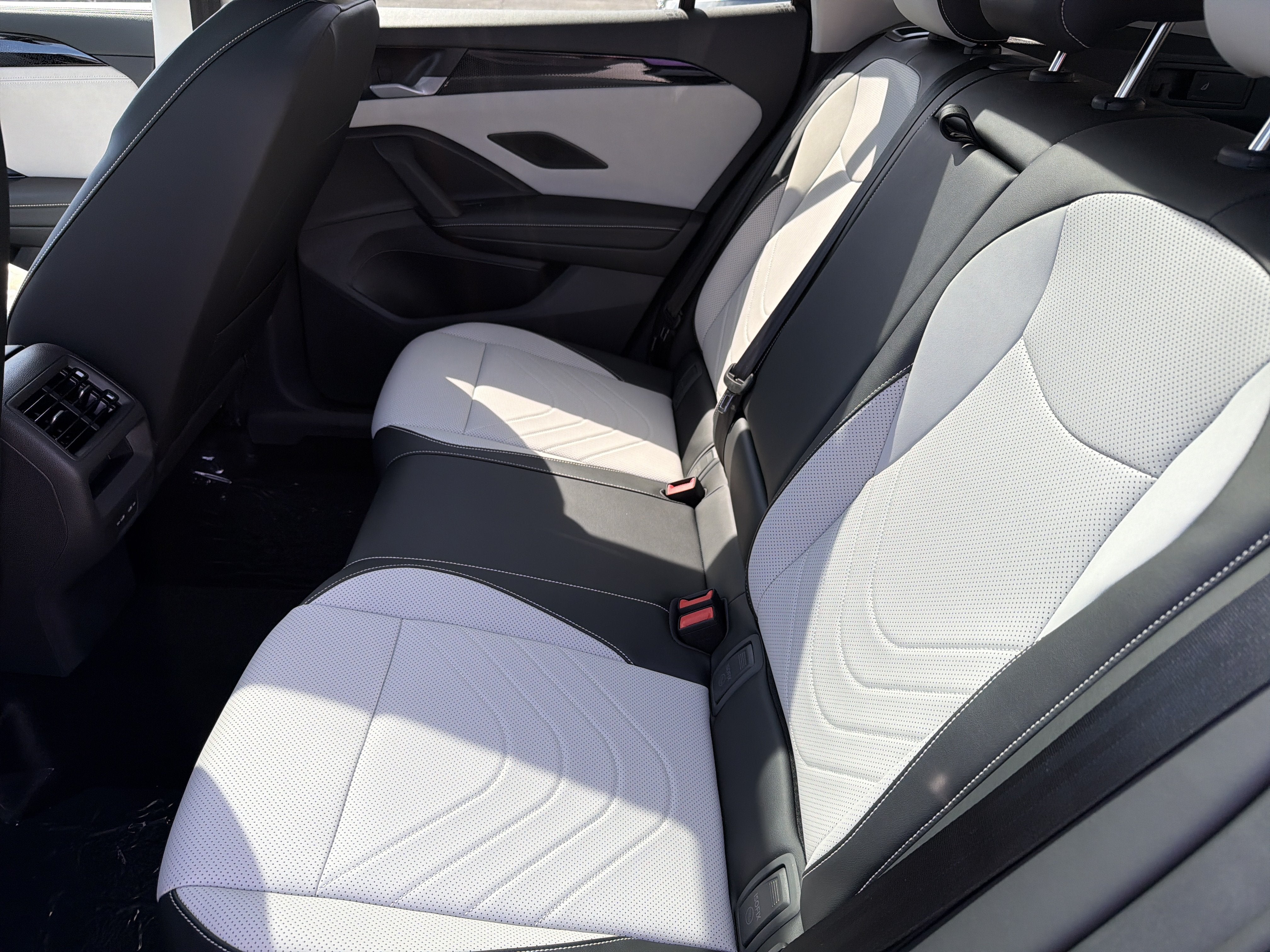 2026 Volkswagen Tiguan SE 4MOTION