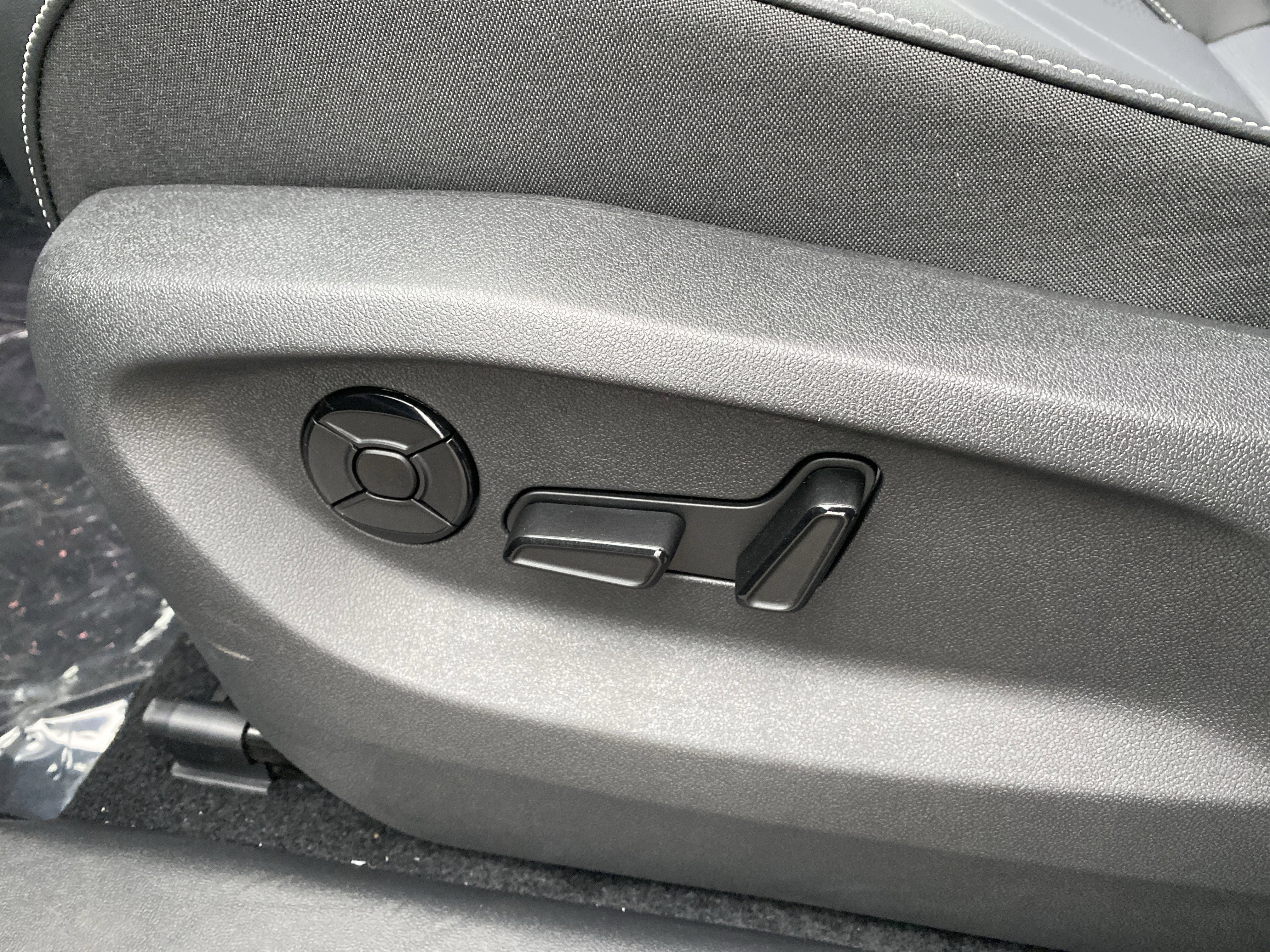 2025 Volkswagen Tiguan 2.0T SE 4MOTION