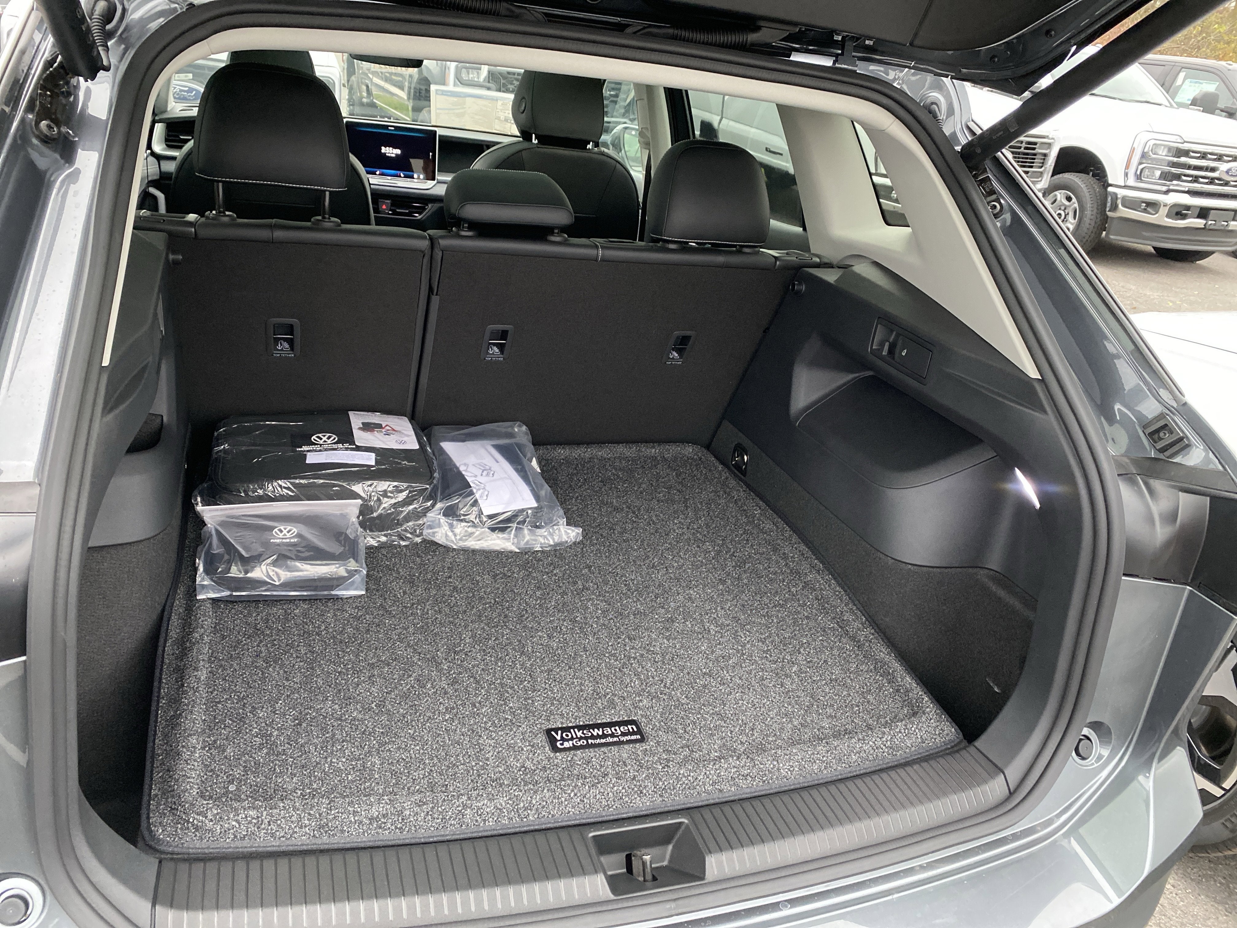 2025 Volkswagen Tiguan 2.0T SE 4MOTION