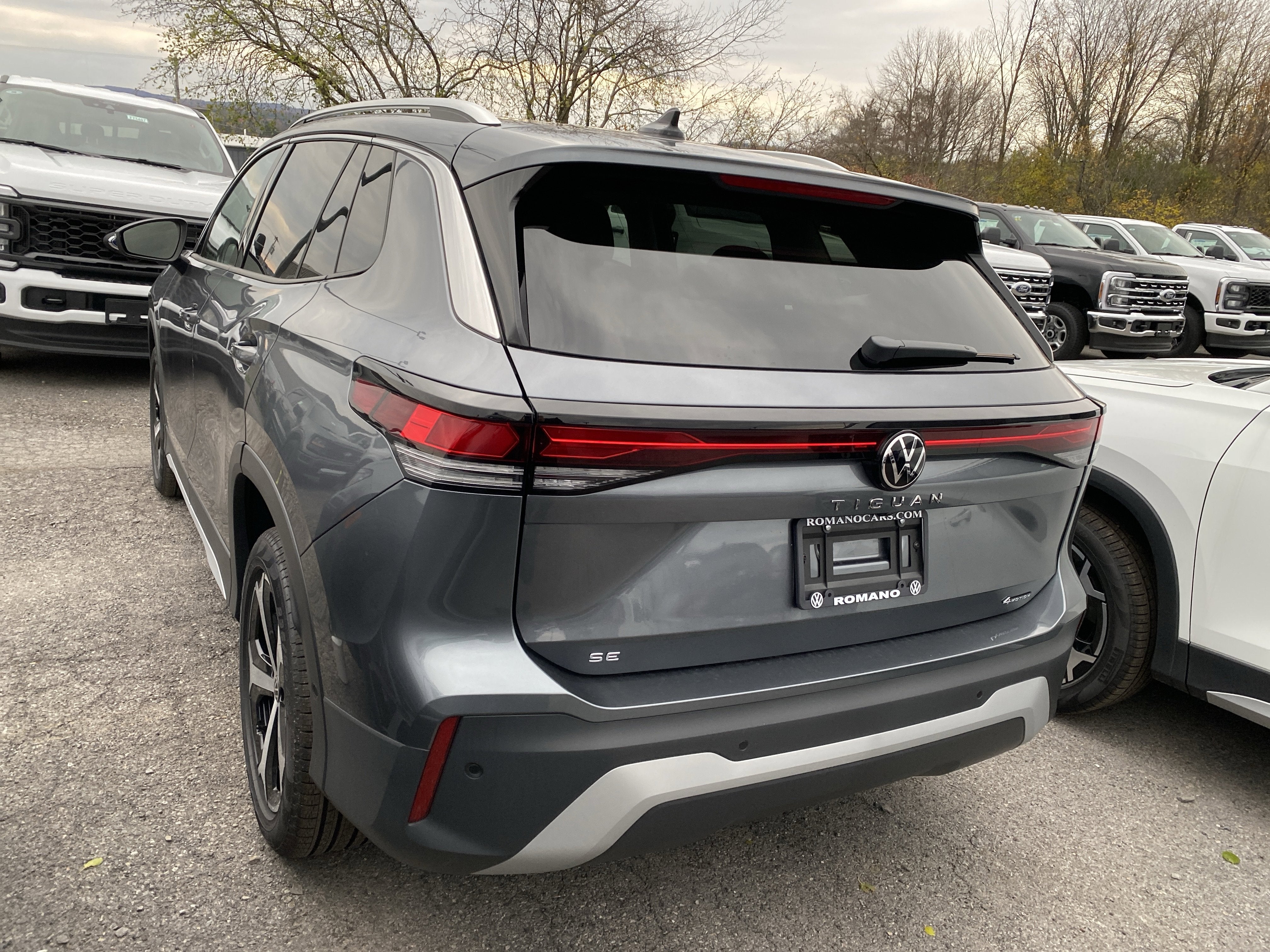 2025 Volkswagen Tiguan 2.0T SE 4MOTION