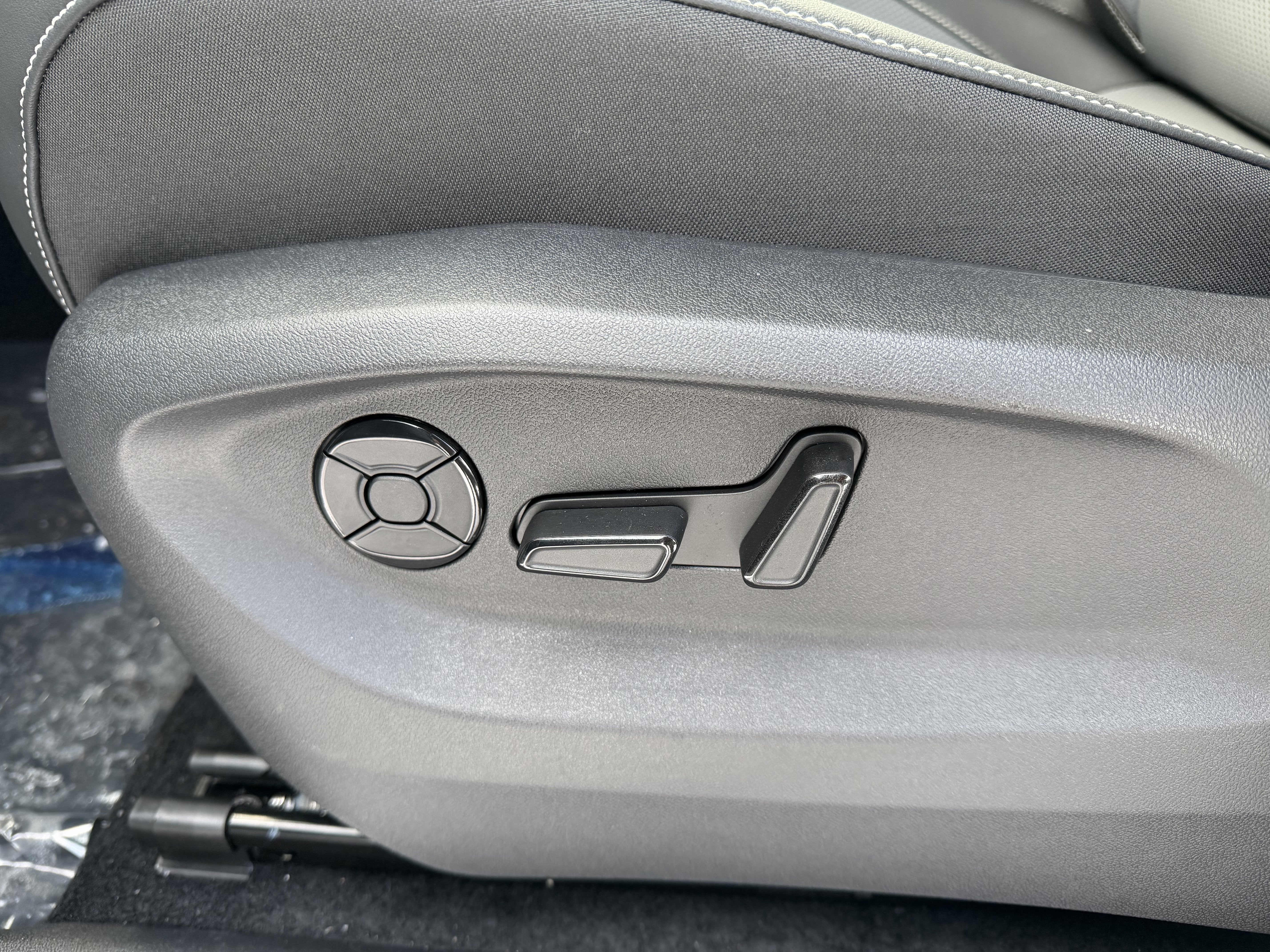 2026 Volkswagen Tiguan SE 4MOTION