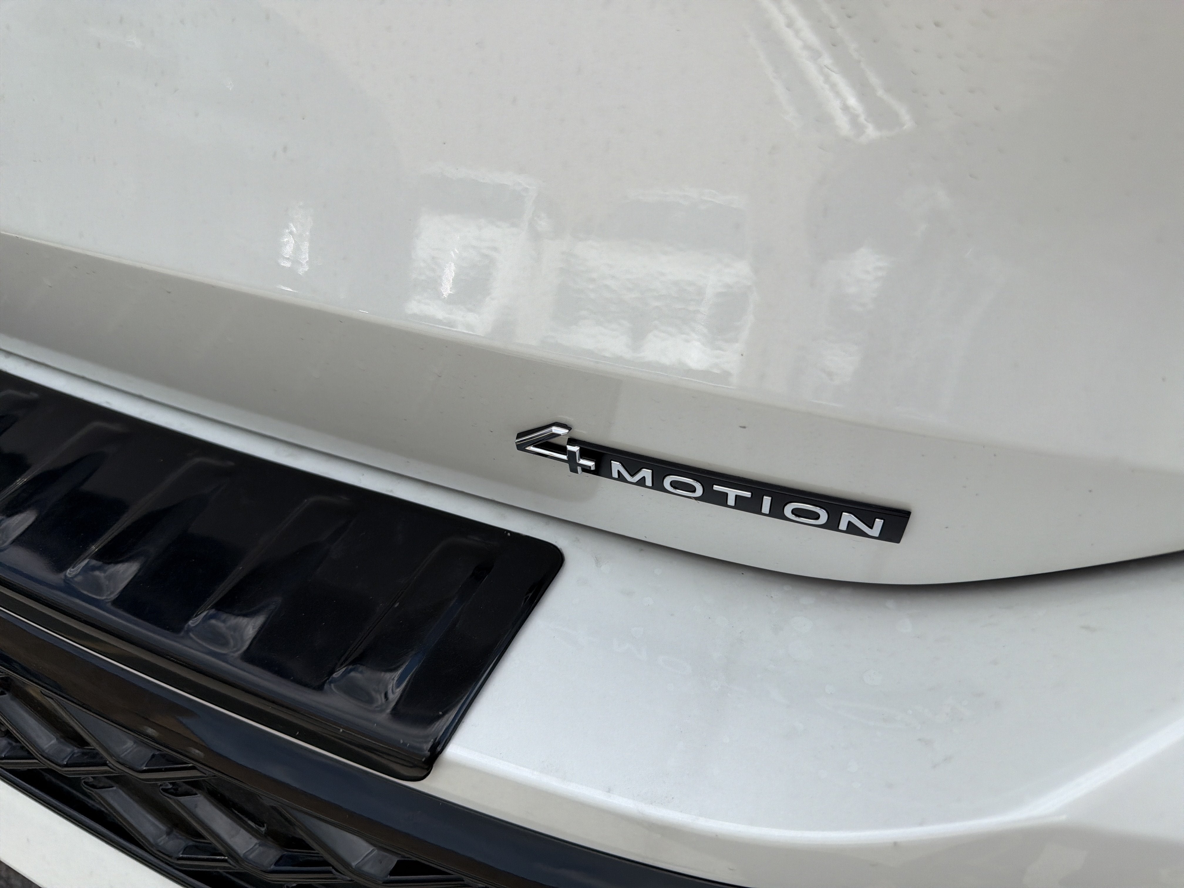 2026 Volkswagen Tiguan SEL R-Line Turbo 4MOTION