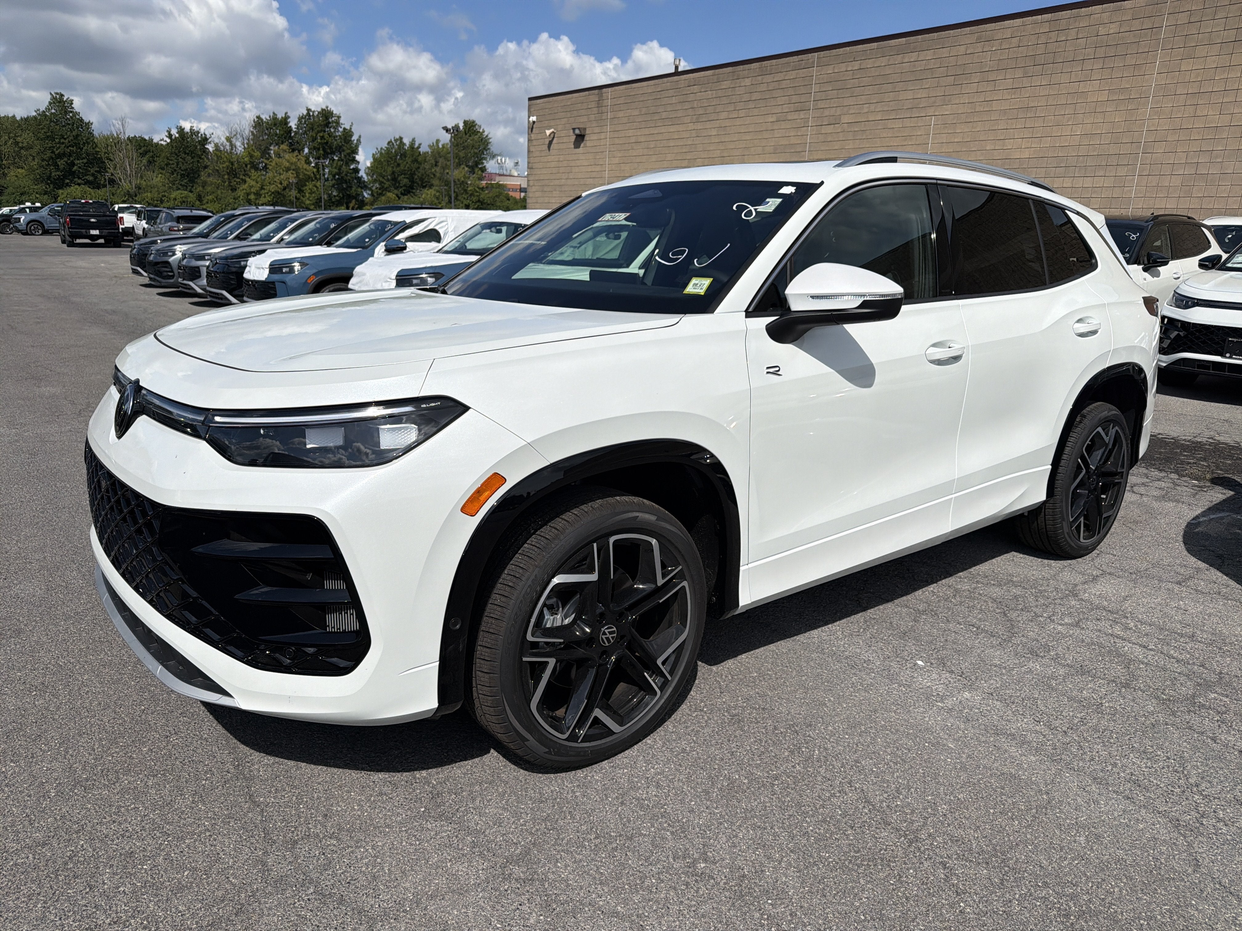 2026 Volkswagen Tiguan SEL R-Line Turbo 4MOTION