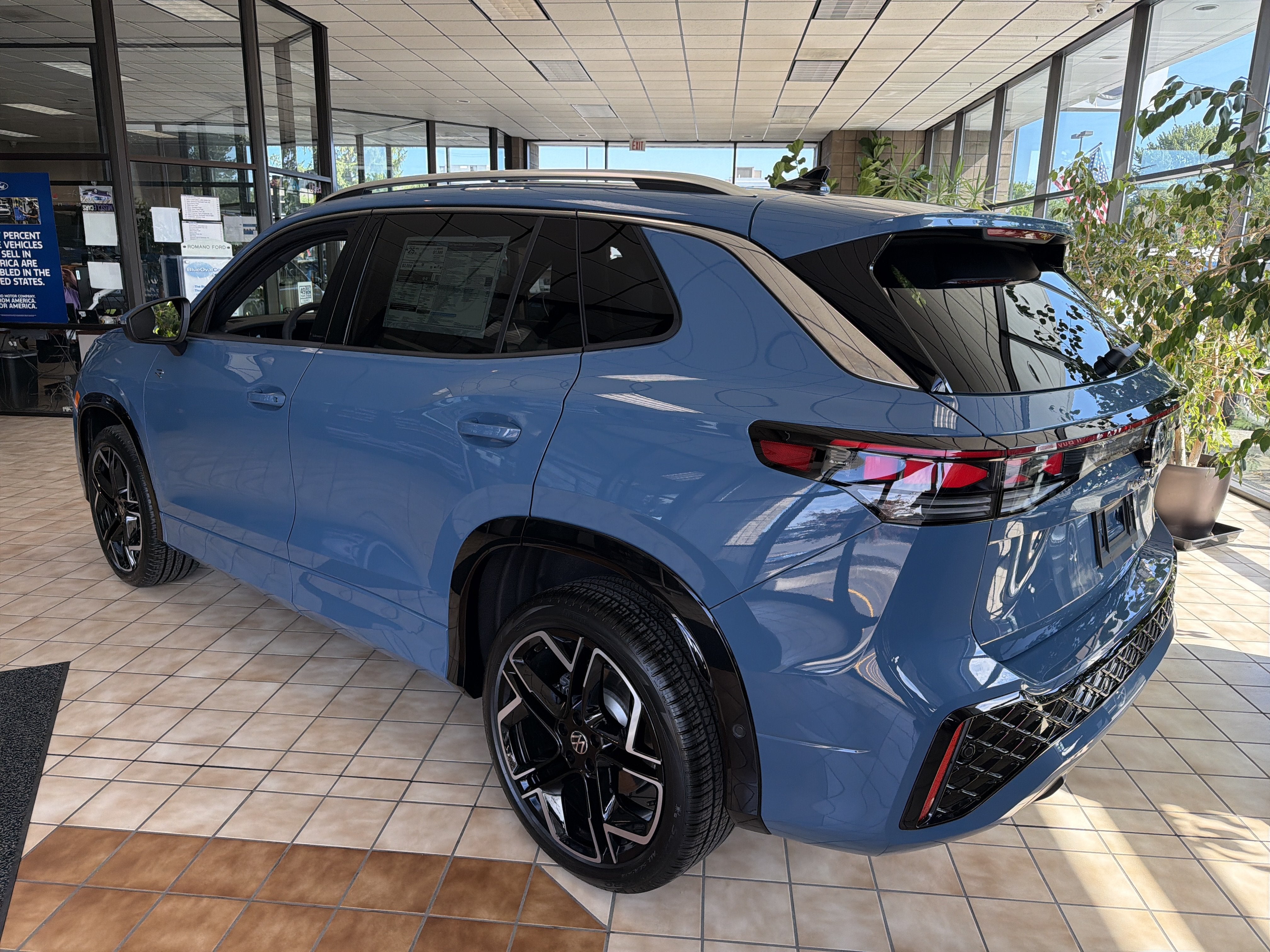 2026 Volkswagen Tiguan SEL R-Line Turbo 4MOTION