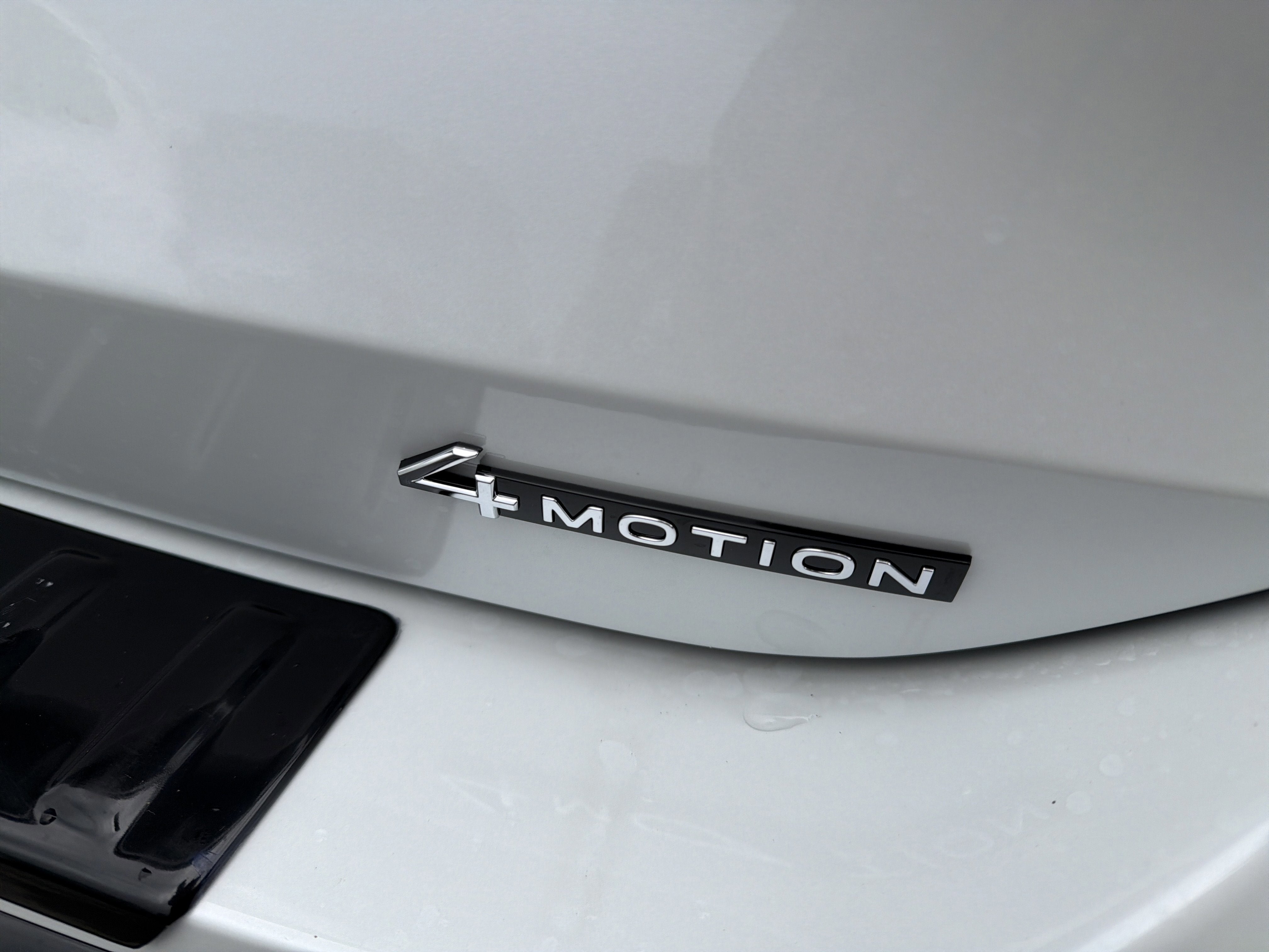 2026 Volkswagen Tiguan 2.0T SEL R-Line Turbo 4MOTION