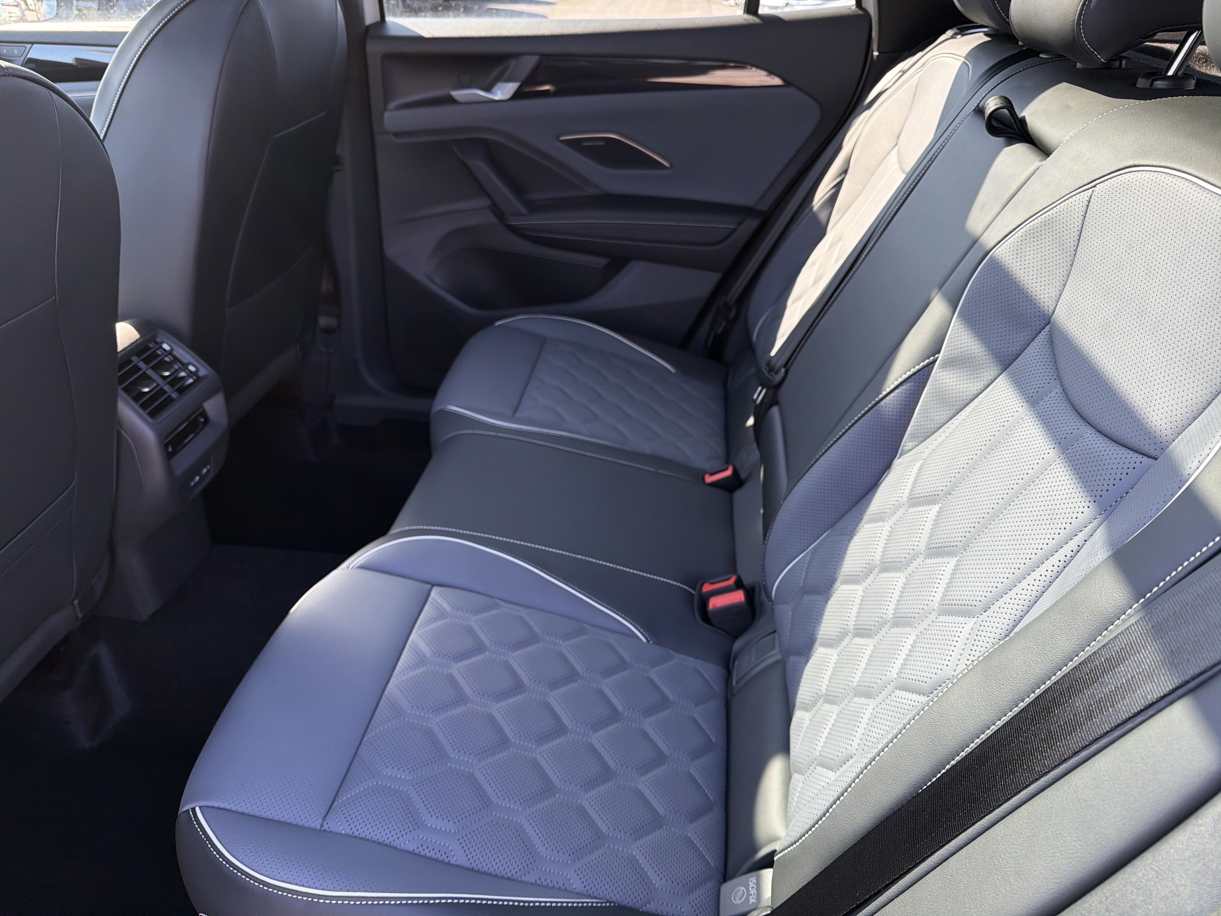 2026 Volkswagen Tiguan SEL R-Line Turbo 4MOTION