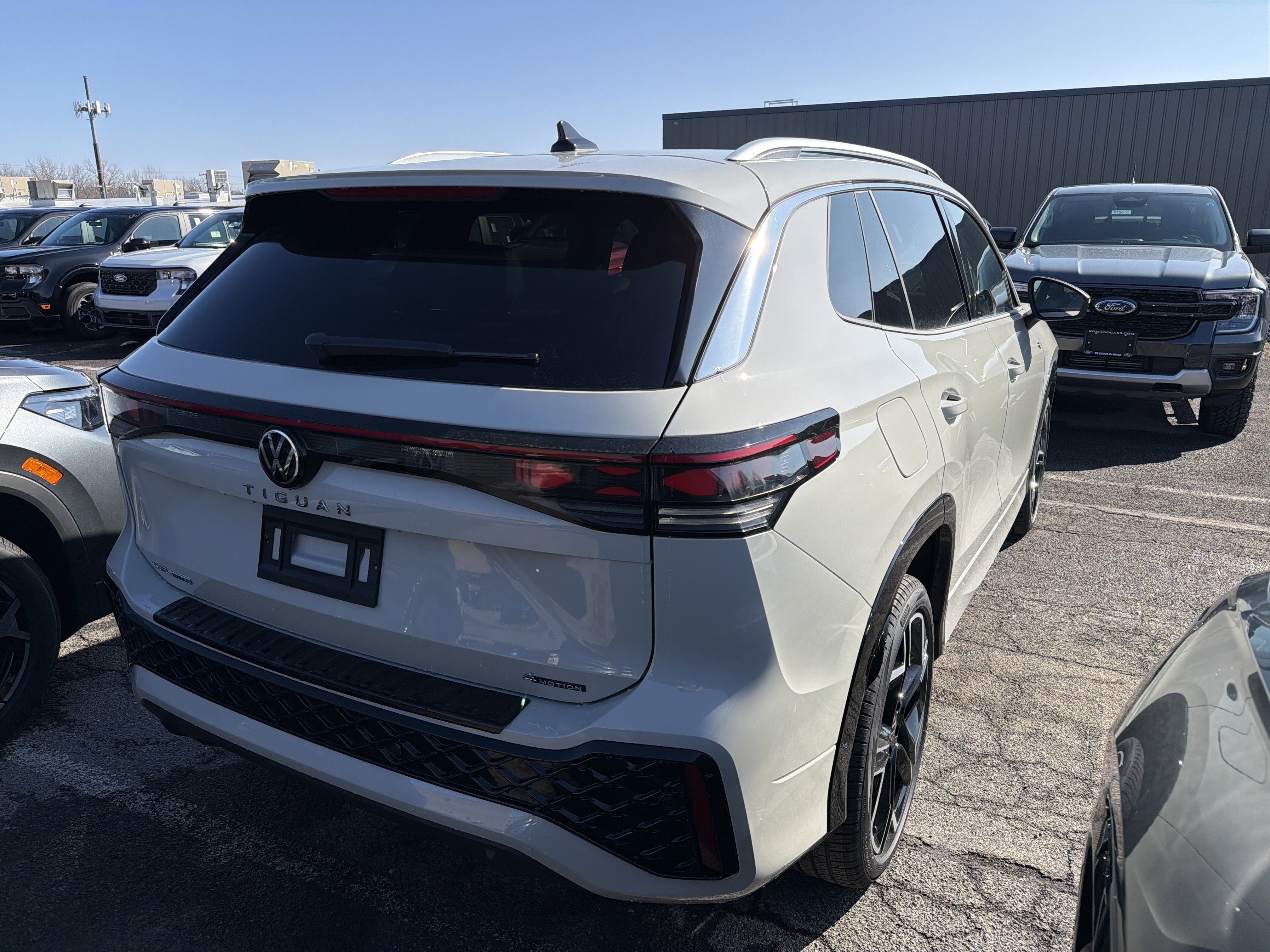 2026 Volkswagen Tiguan SEL R-Line Turbo 4MOTION