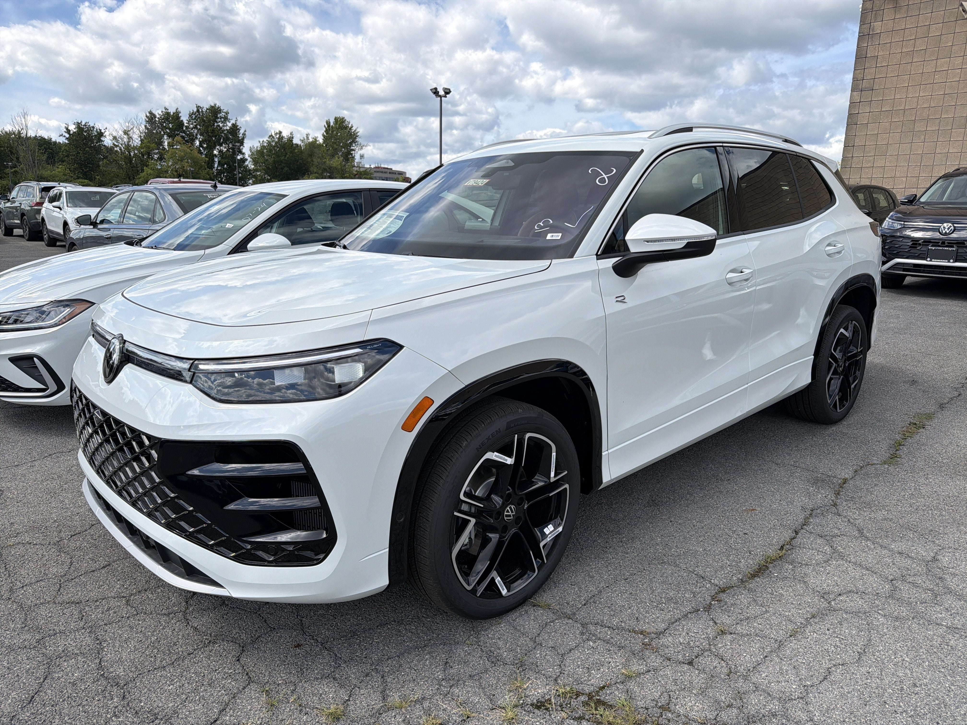 2026 Volkswagen Tiguan SEL R-Line Turbo 4MOTION