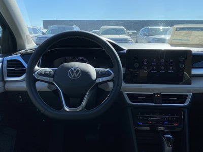 2025 Volkswagen Taos SE 4MOTION