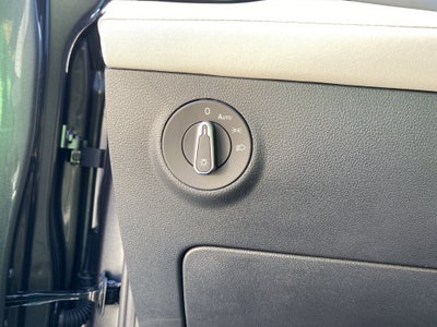 2025 Volkswagen Taos SE 4MOTION