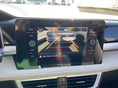 2025 Volkswagen Taos SE 4MOTION