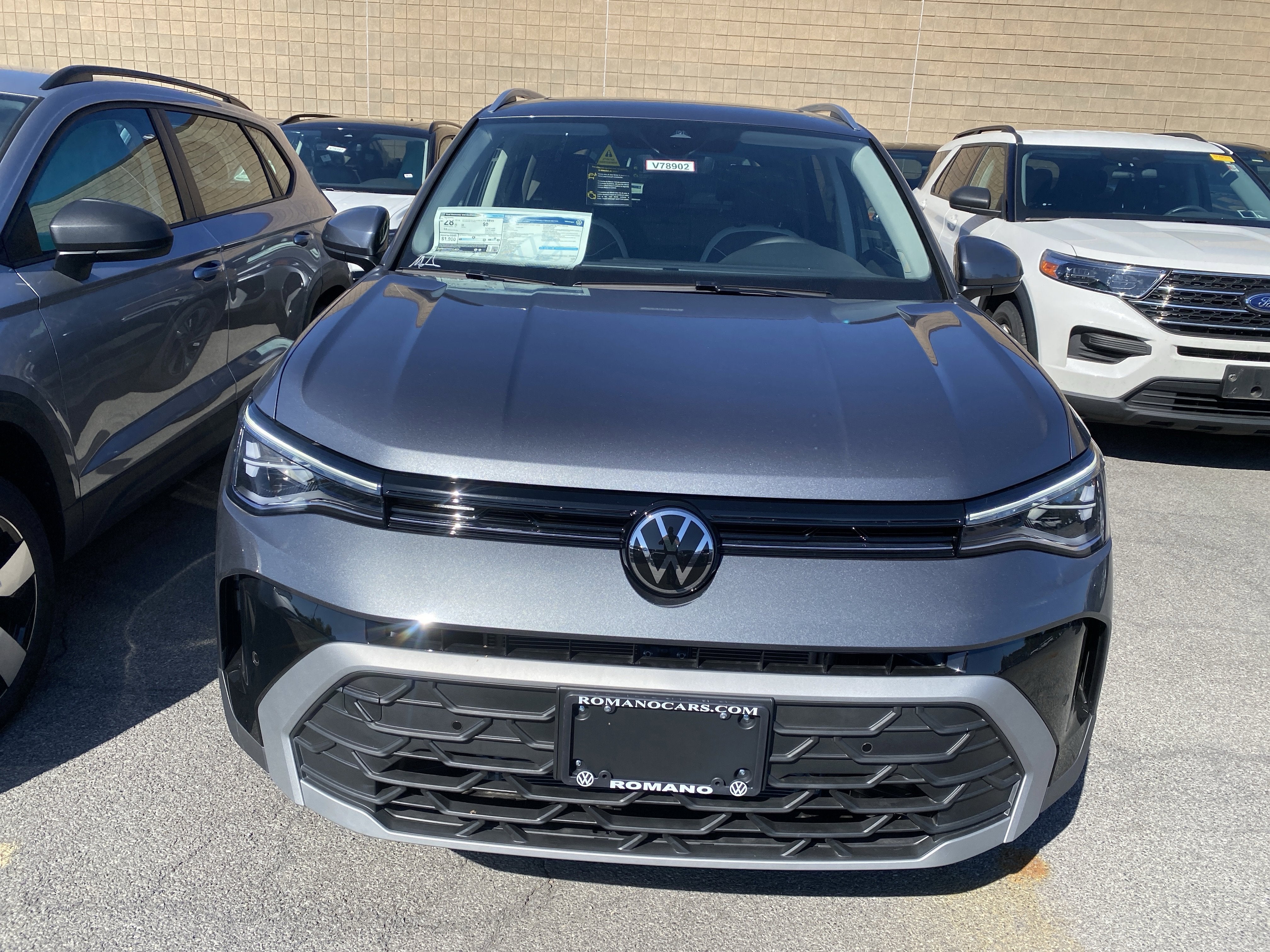 2025 Volkswagen Taos SE 4MOTION