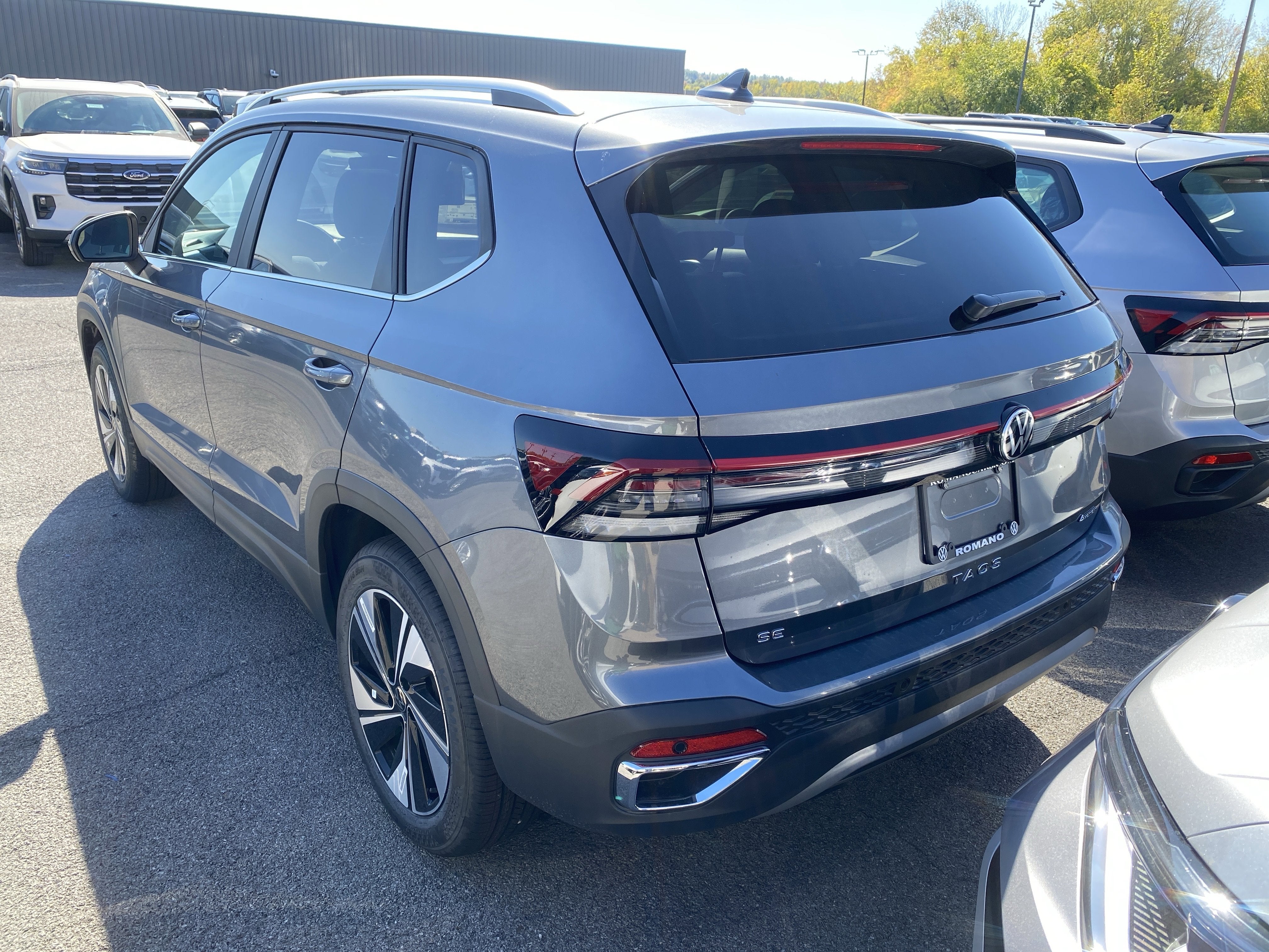 2025 Volkswagen Taos SE 4MOTION