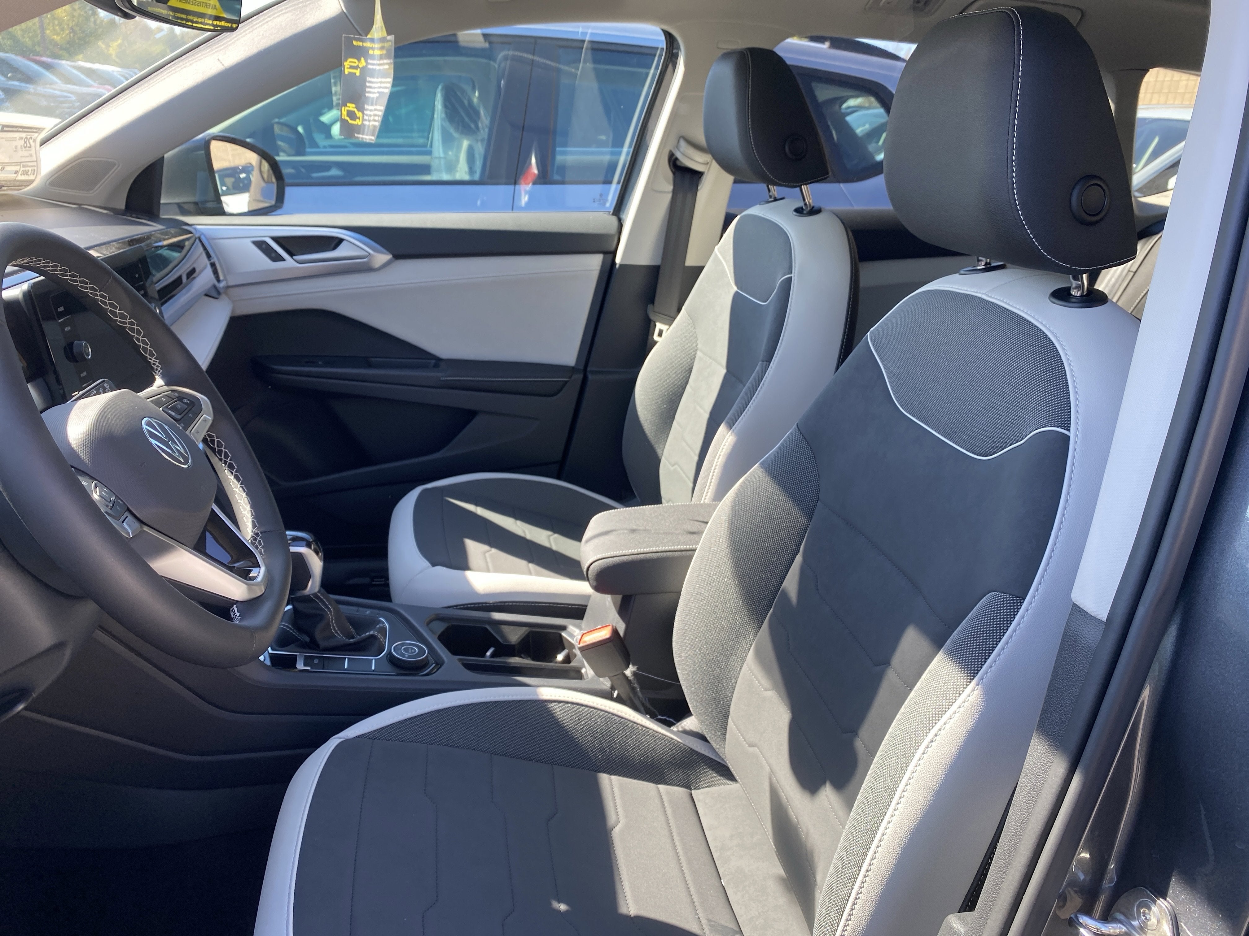 2025 Volkswagen Taos SE 4MOTION