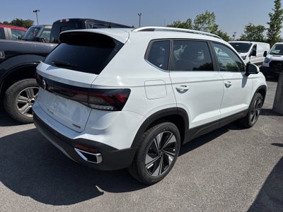 2025 Volkswagen Taos SE 4MOTION