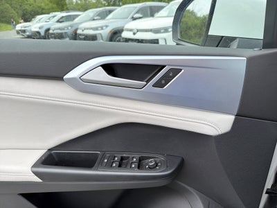 2026 Volkswagen Taos SE 4MOTION