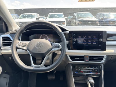 2025 Volkswagen Taos SE 4MOTION