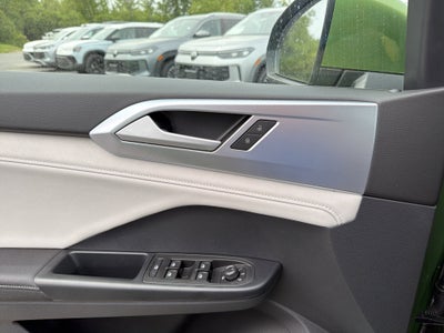 2026 Volkswagen Taos SE 4MOTION