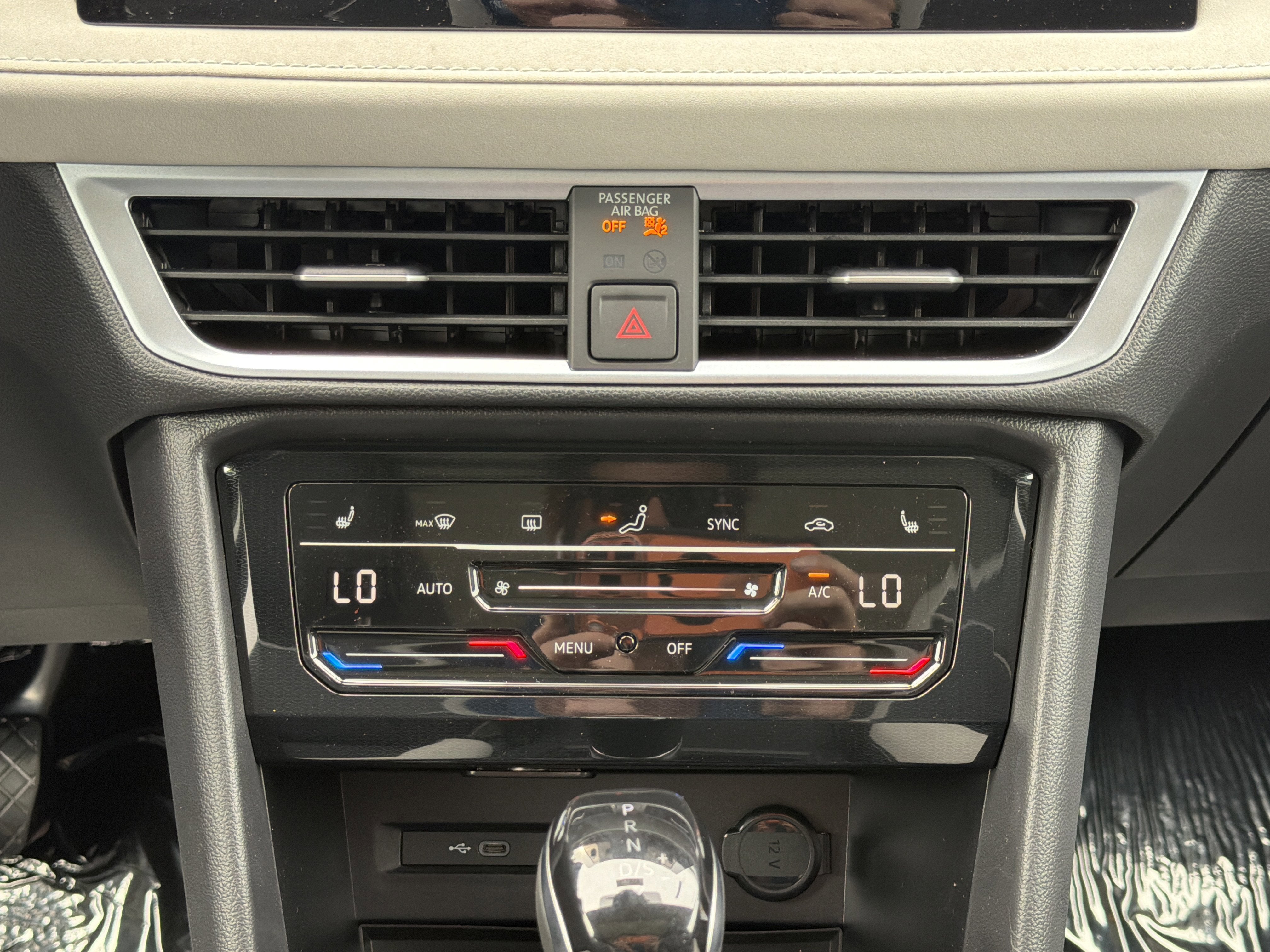 2026 Volkswagen Taos SE 4MOTION