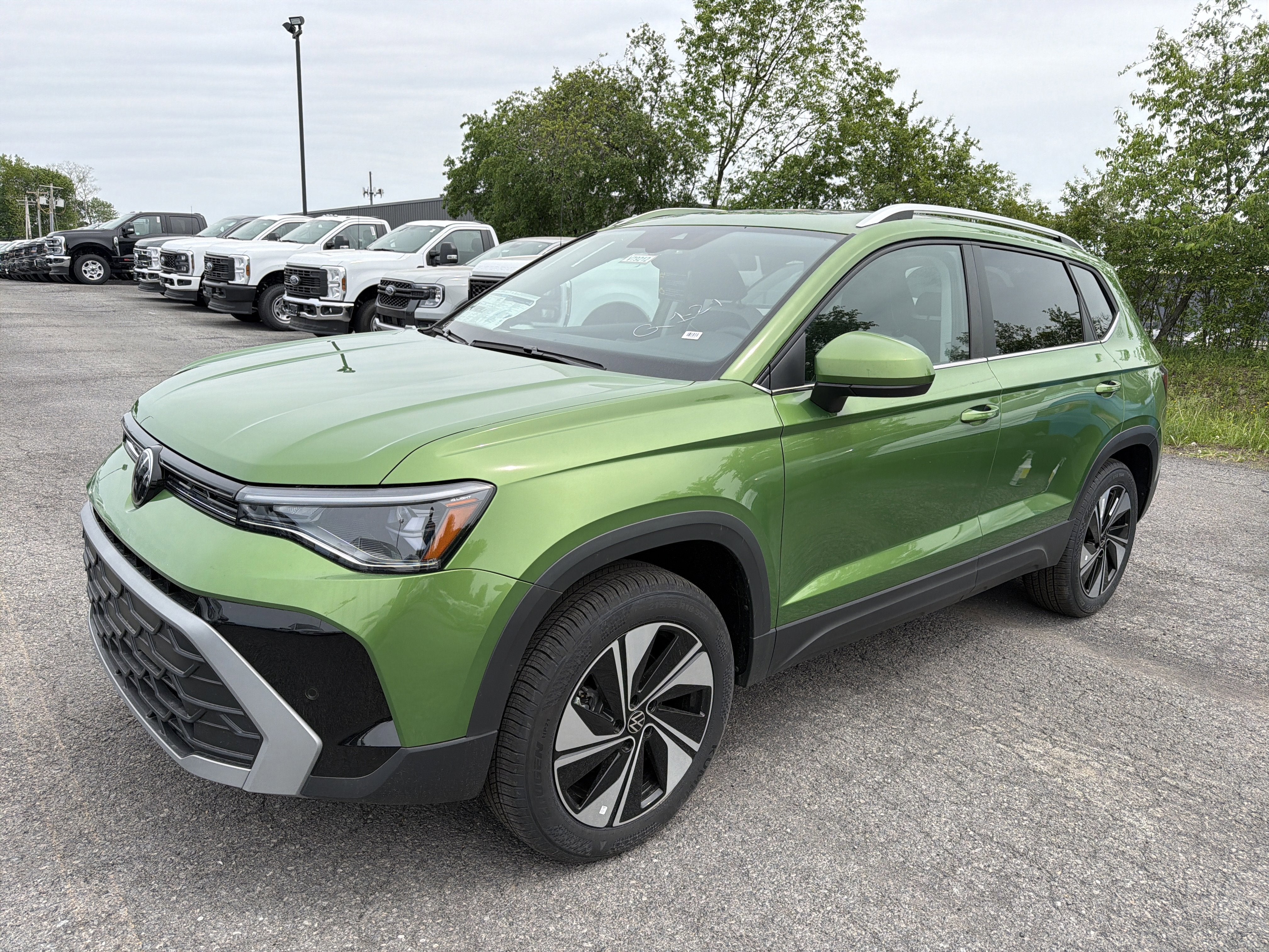2026 Volkswagen Taos SE 4MOTION