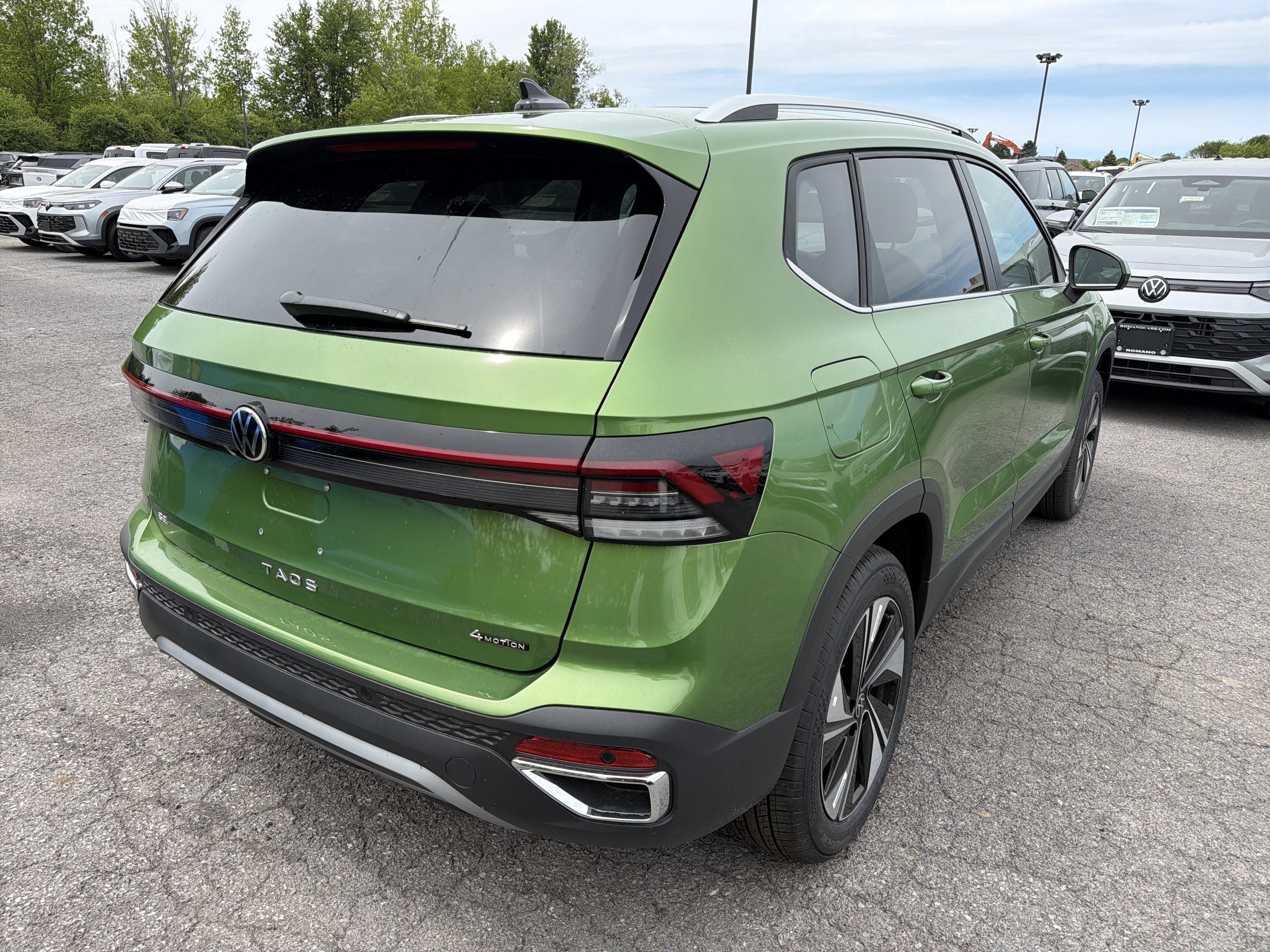 2026 Volkswagen Taos SE 4MOTION