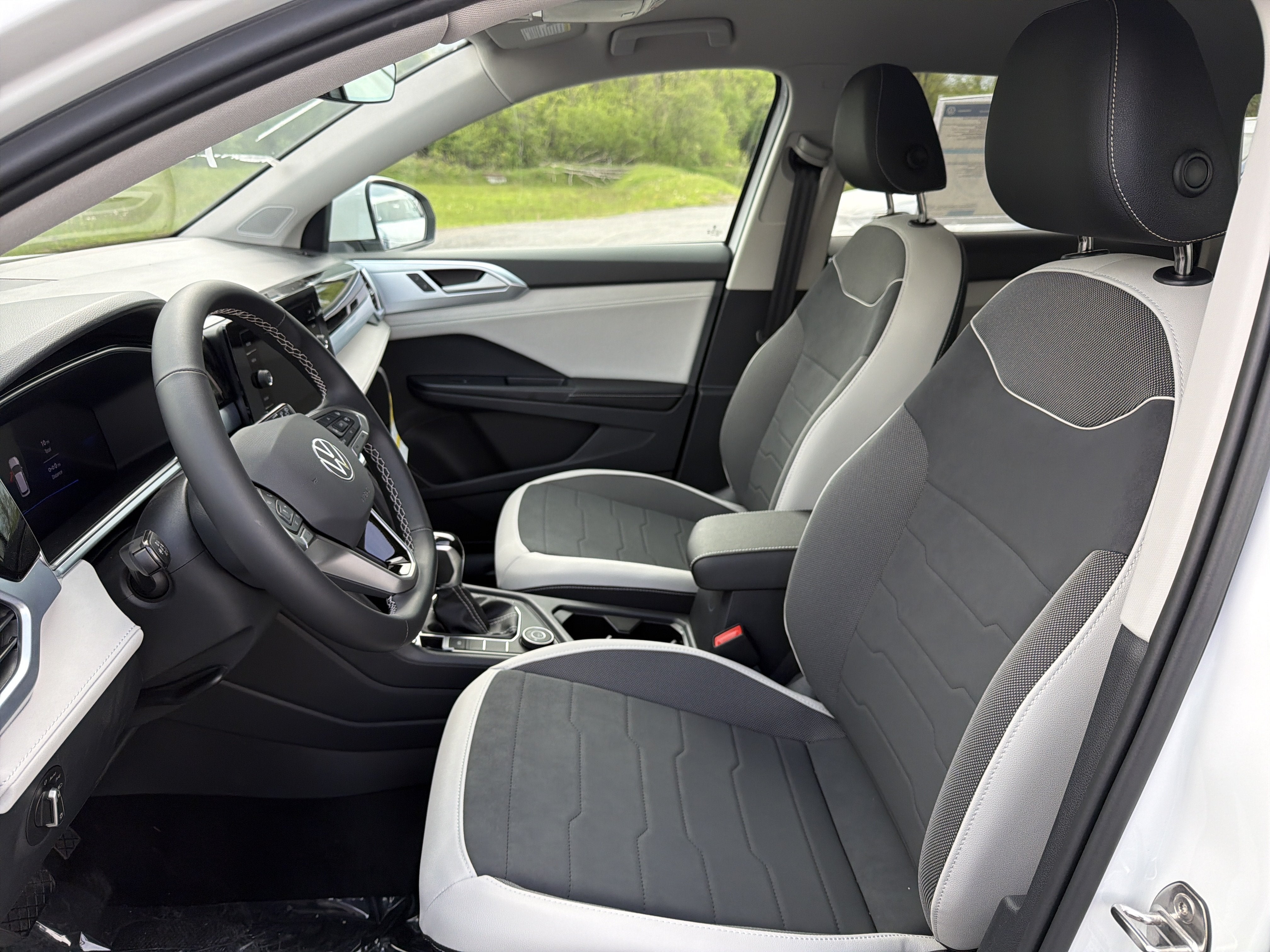 2026 Volkswagen Taos SE 4MOTION